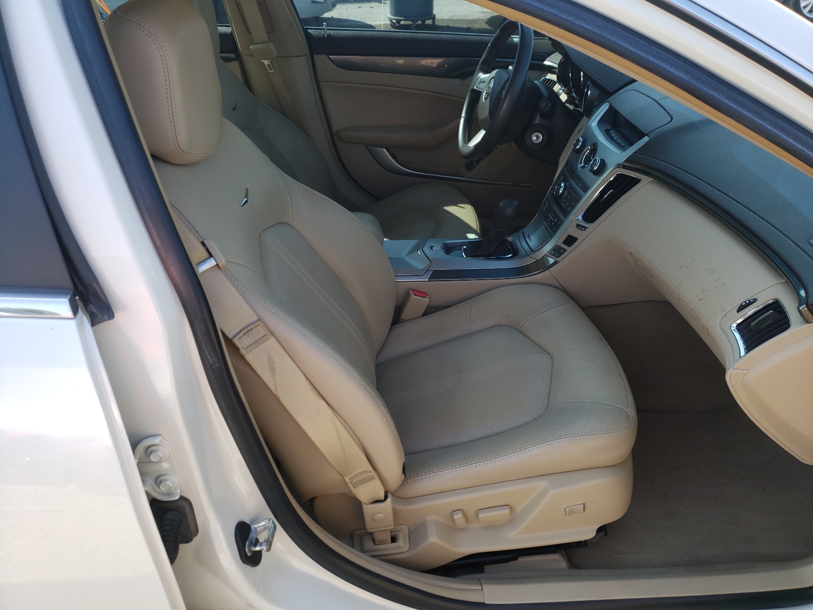 Zdjęcie 5 z aukcji – 2011 CADILLAC CTS PERFOR z VIN 1G6DJ5ED8B0147132