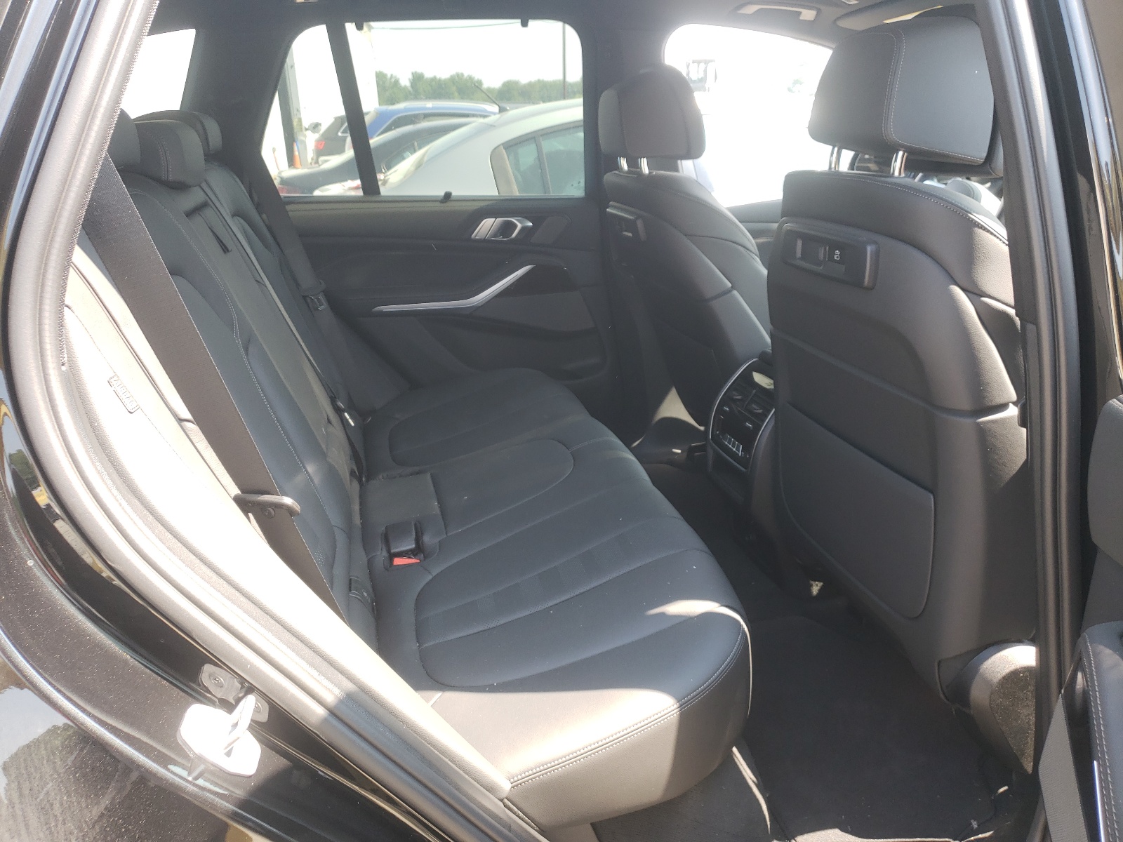 Photo 6 from auction – 2021 BMW X5 M50I with VIN 5UXJU4C04M9F09197