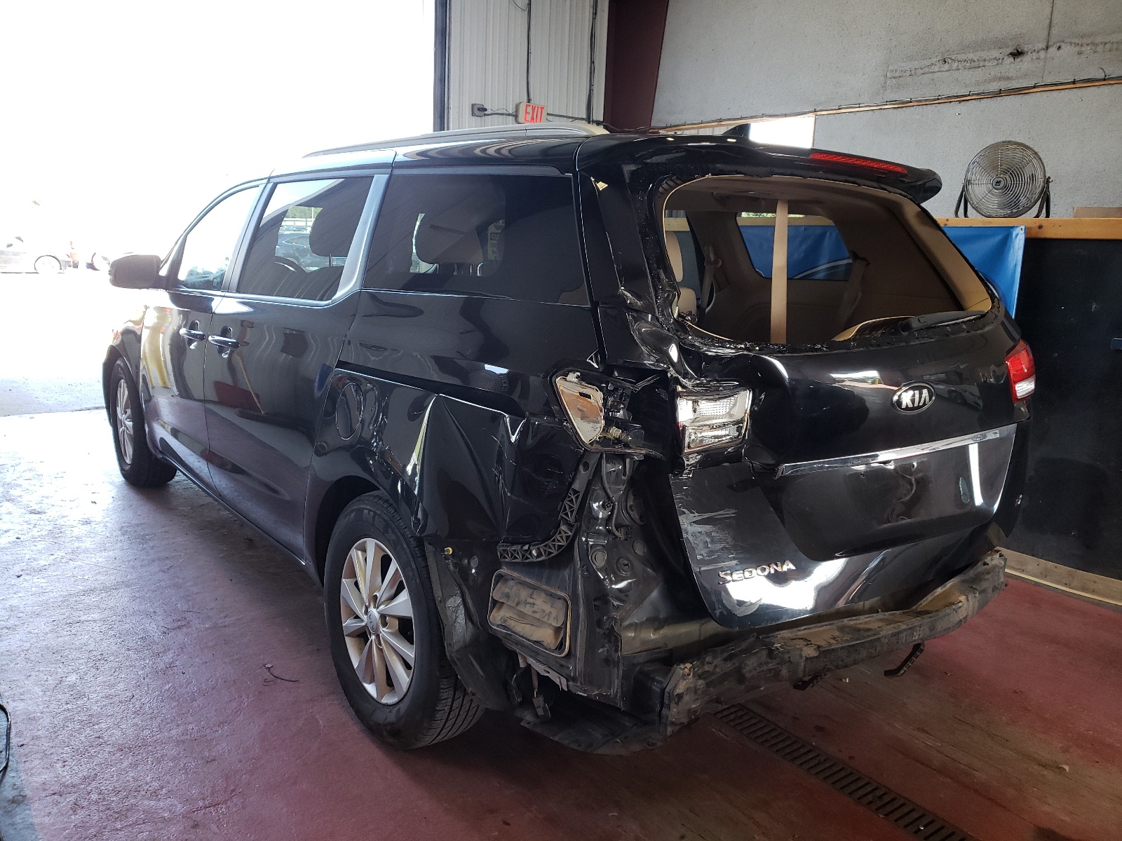 Photo 3 from auction – 2015 KIA SEDONA LX with VIN KNDMB5C15F6059998
