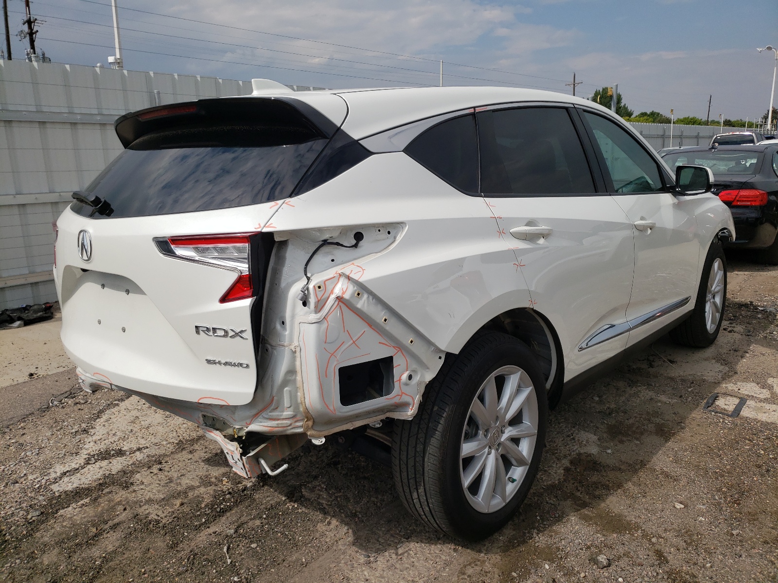 Photo 4 from auction – 2019 ACURA RDX with VIN 5J8TC2H35KL010962