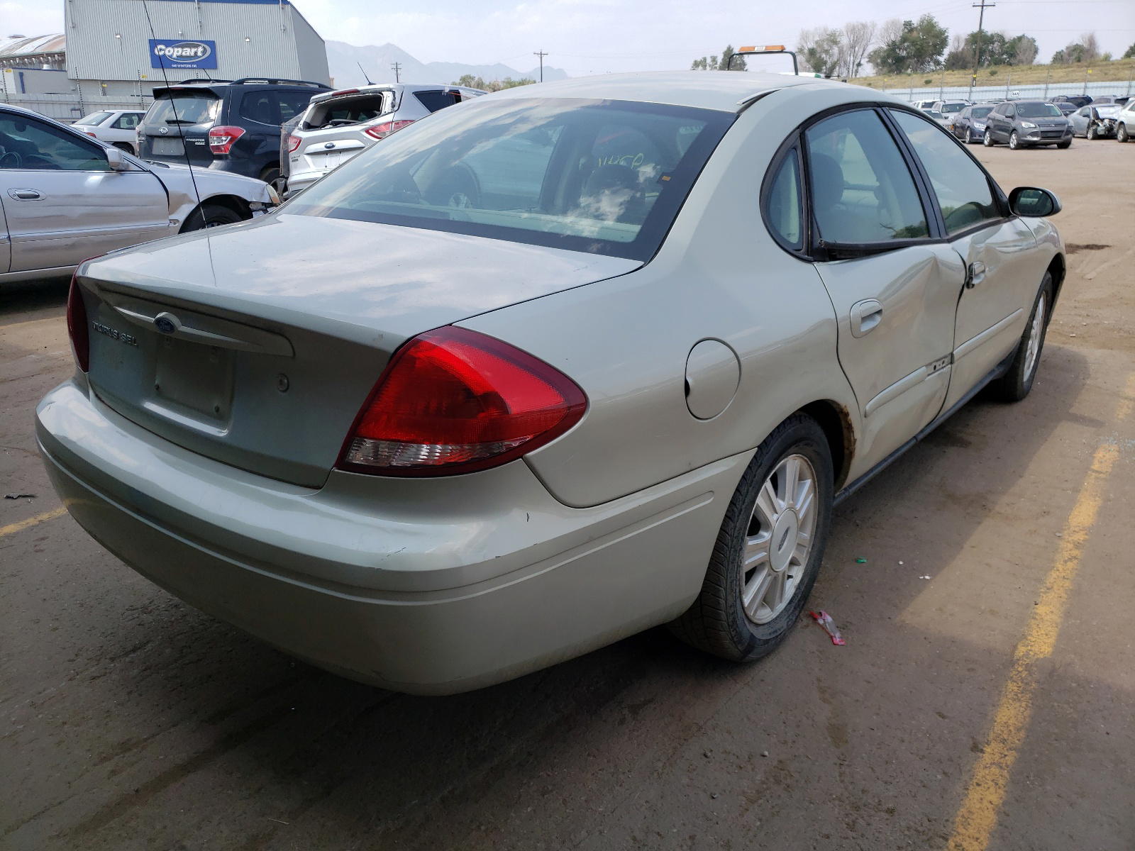 Photo 4 from auction – 2005 FORD TAURUS with VIN 1FAFP56225A210585