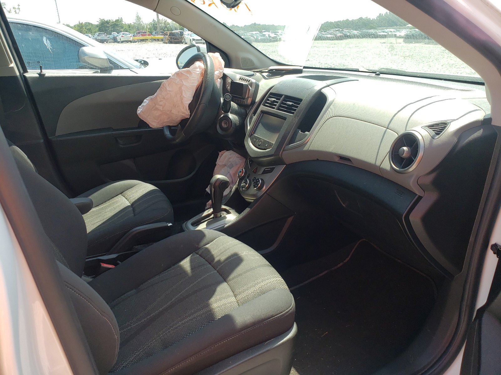 Photo 5 from auction – 2015 CHEVROLET SONIC LT with VIN 1G1JC5SH9F4217245
