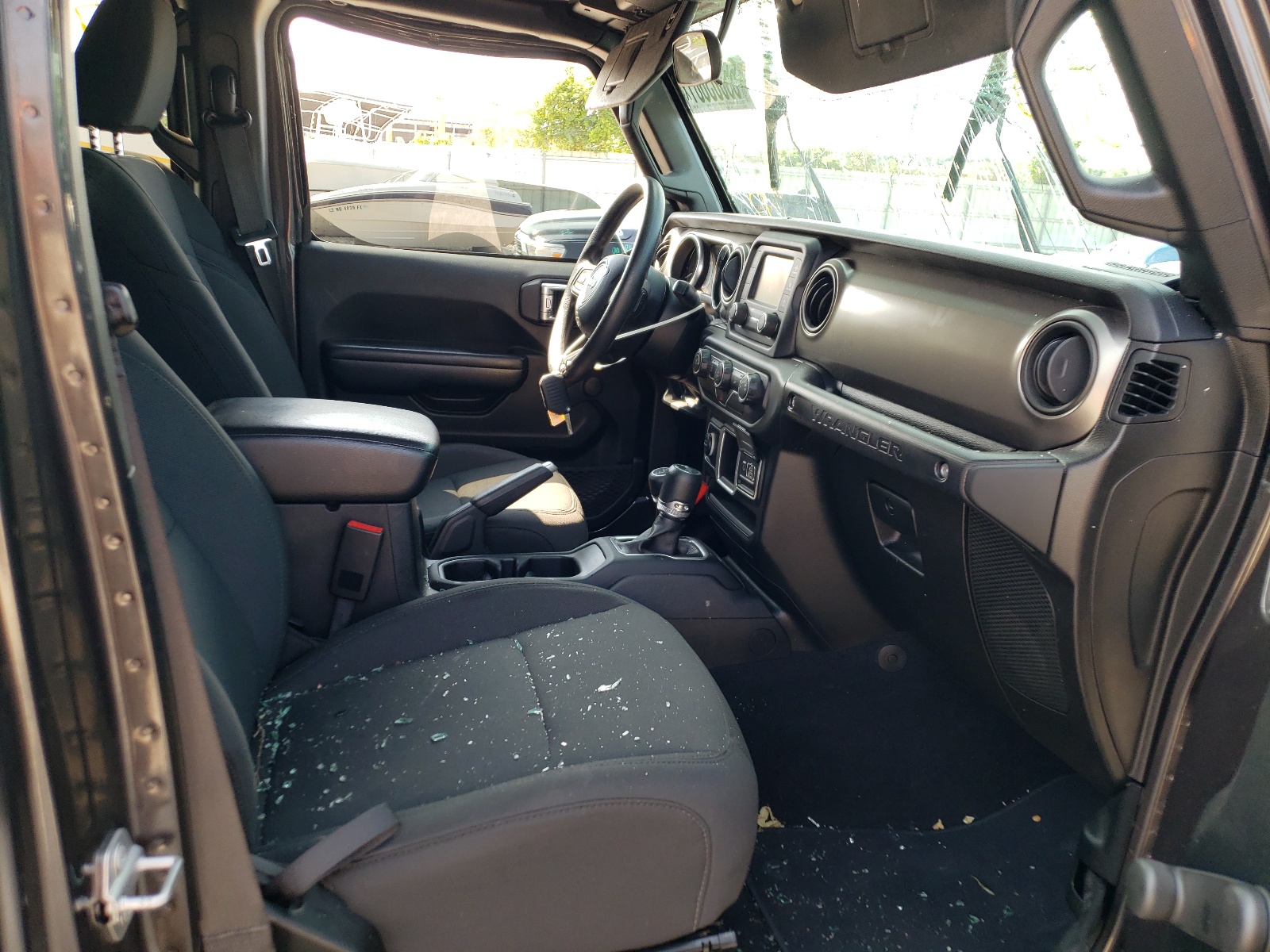 Photo 5 from auction – 2018 JEEP WRANGLER U with VIN 1C4HJXDG1JW169510