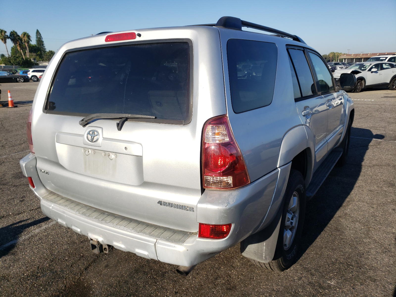 Photo 4 from auction – 2004 TOYOTA 4RUNNER SR with VIN JTEZU14R040021152