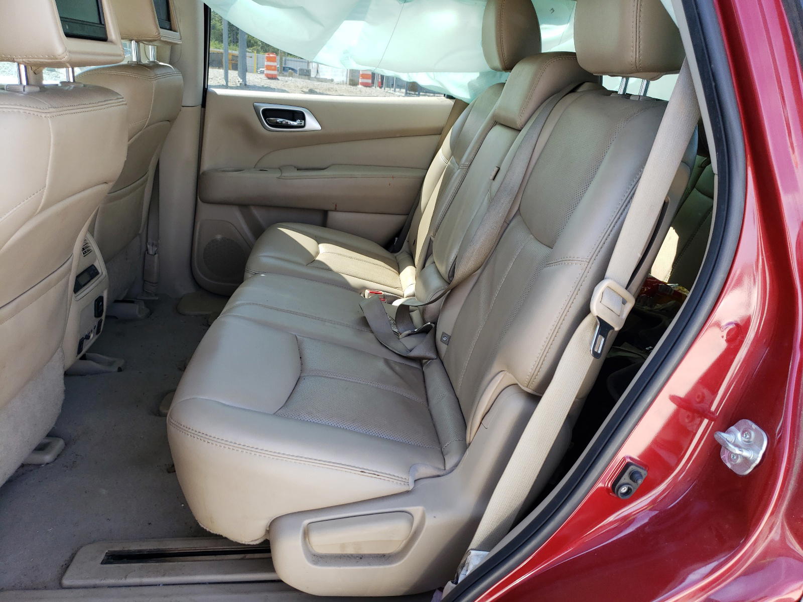 Photo 6 from auction – 2015 NISSAN PATHFINDER with VIN 5N1AR2MN3FC697890