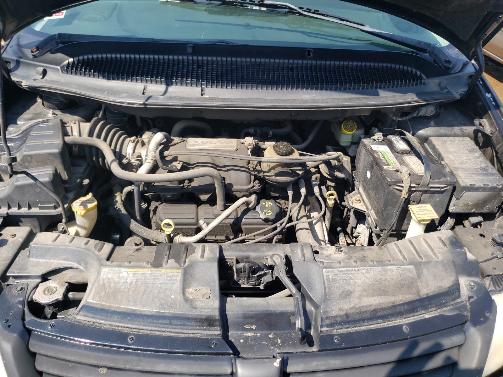 Photo 7 from auction – 2005 DODGE GRAND CARA with VIN 2D4GP44L85R498924