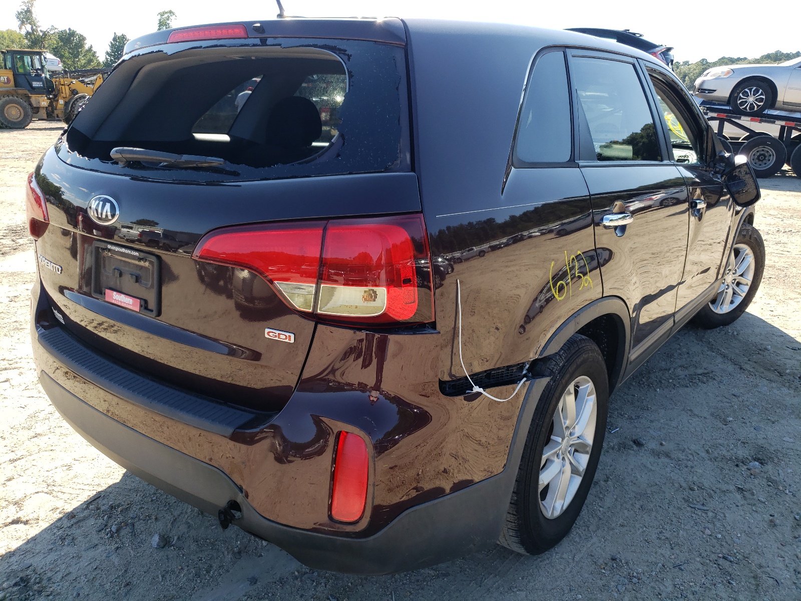 Photo 4 from auction – 2014 KIA SORENTO LX with VIN 5XYKT3A67EG516975
