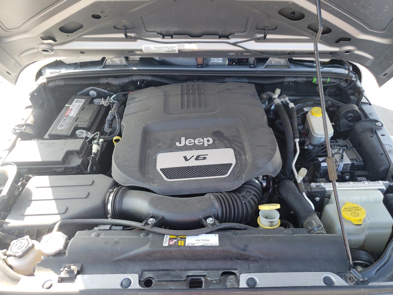 Photo 7 from auction – 2016 JEEP WRANGLER U with VIN 1C4BJWEG3GL122990
