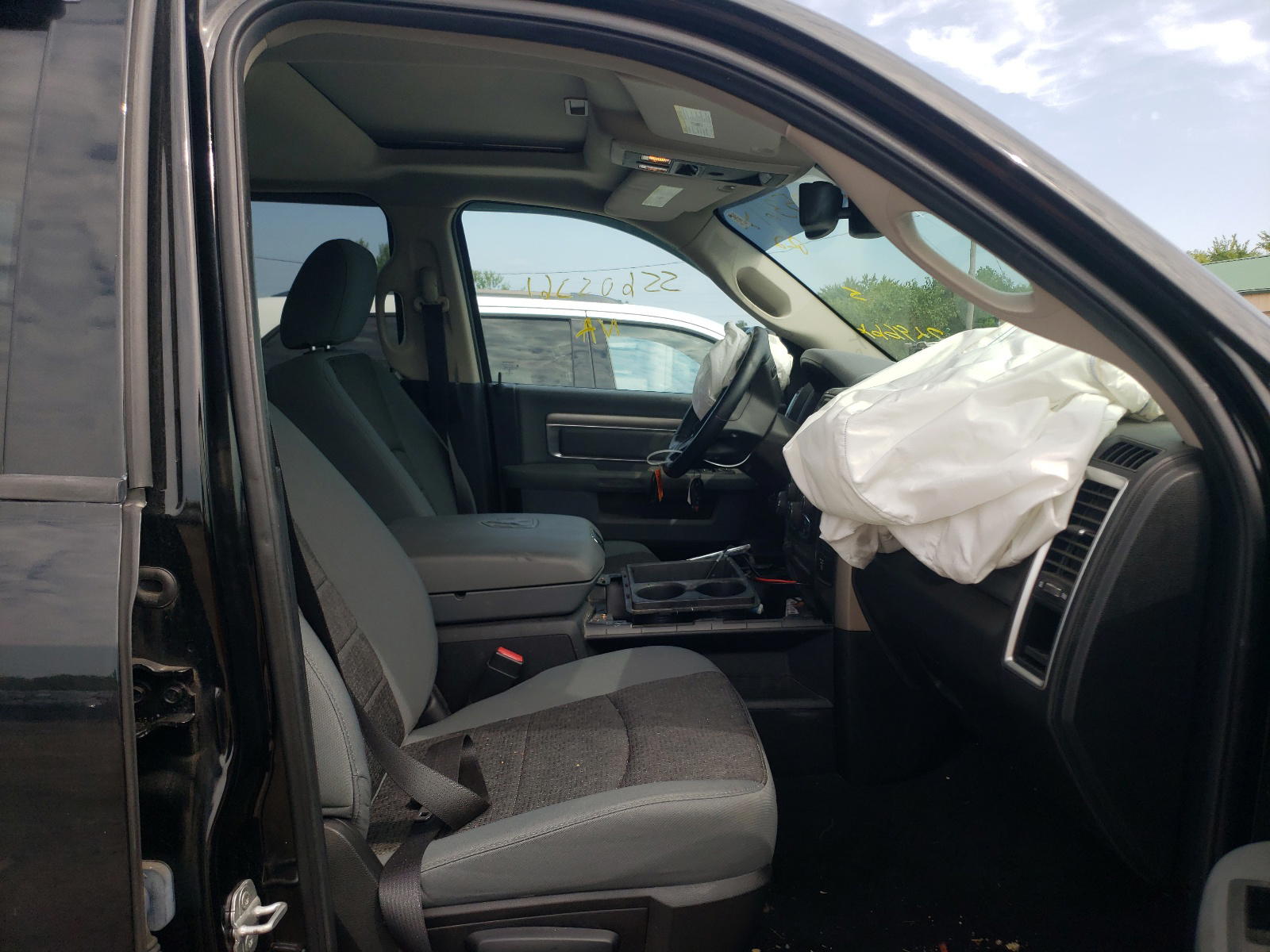 Photo 5 from auction – 2013 RAM 1500 SLT with VIN 1C6RR7GG9DS724666
