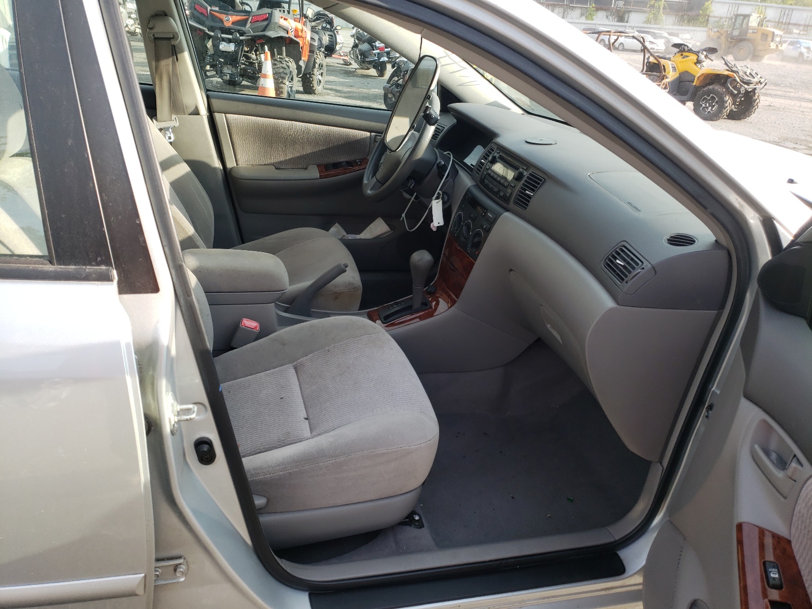 Photo 5 from auction – 2006 TOYOTA COROLLA CE with VIN 1NXBR32EX6Z702140