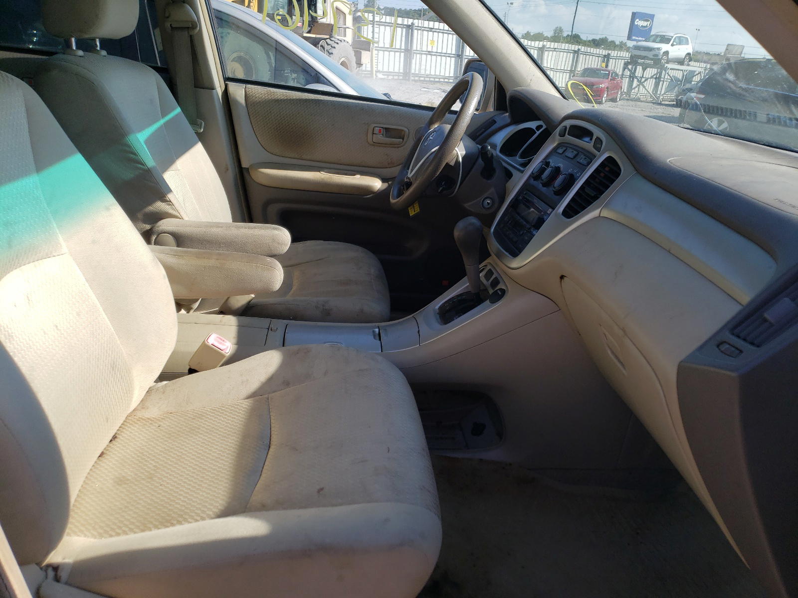 Photo 5 from auction – 2006 TOYOTA HIGHLANDER with VIN JTEGP21A660110181