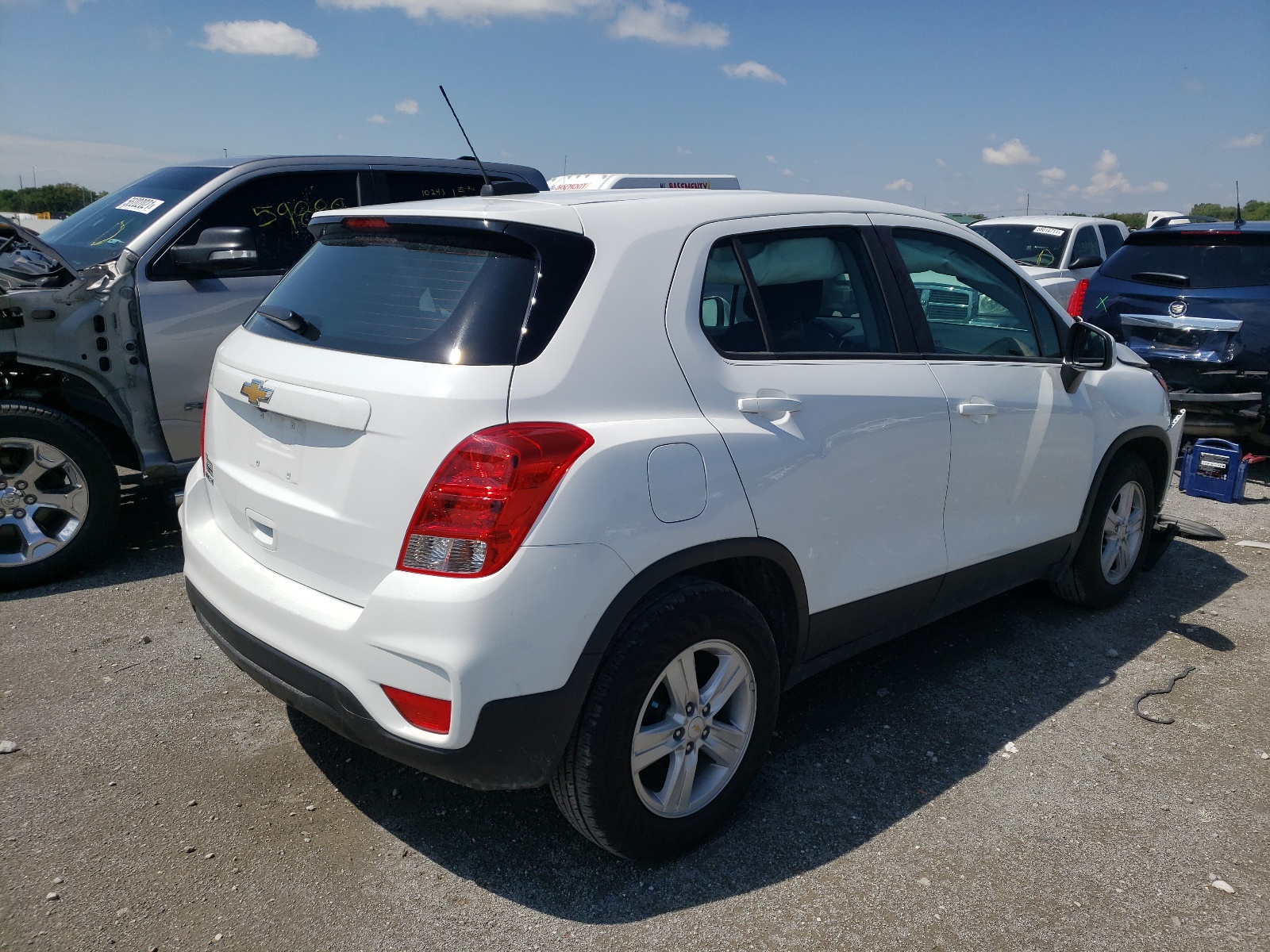 Photo 4 from auction – 2020 CHEVROLET TRAX LS with VIN KL7CJKSB3LB088116