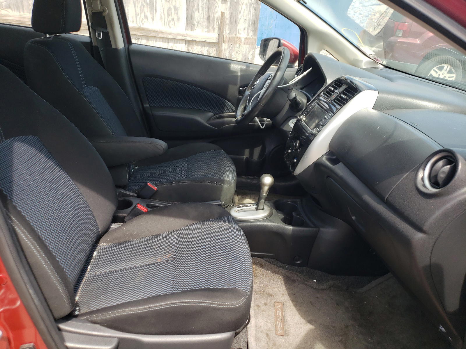 Photo 5 from auction – 2016 NISSAN VERSA NOTE with VIN 3N1CE2CP2GL370983