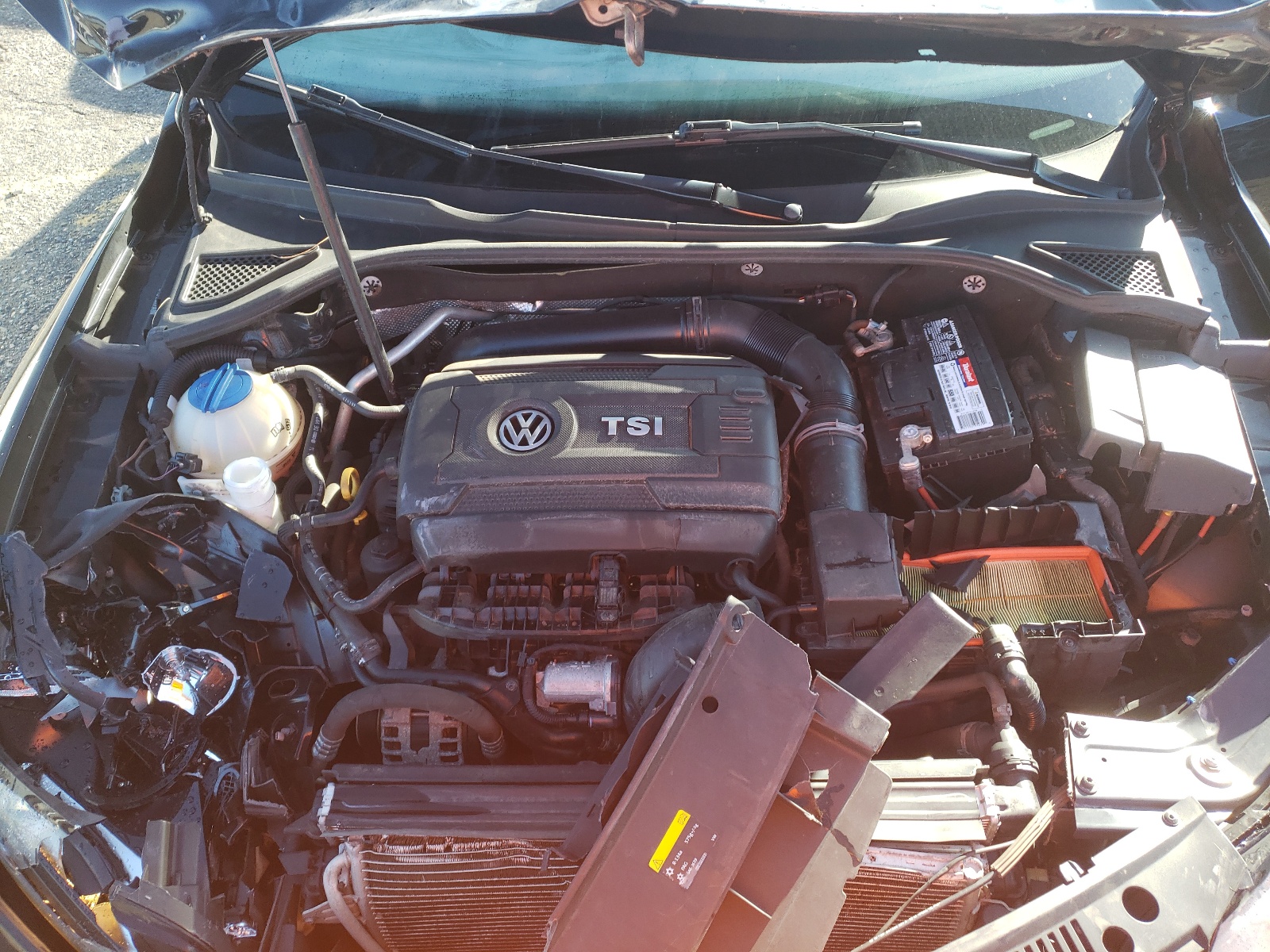 Photo 7 from auction – 2015 VOLKSWAGEN PASSAT S with VIN 1VWAT7A38FC068662