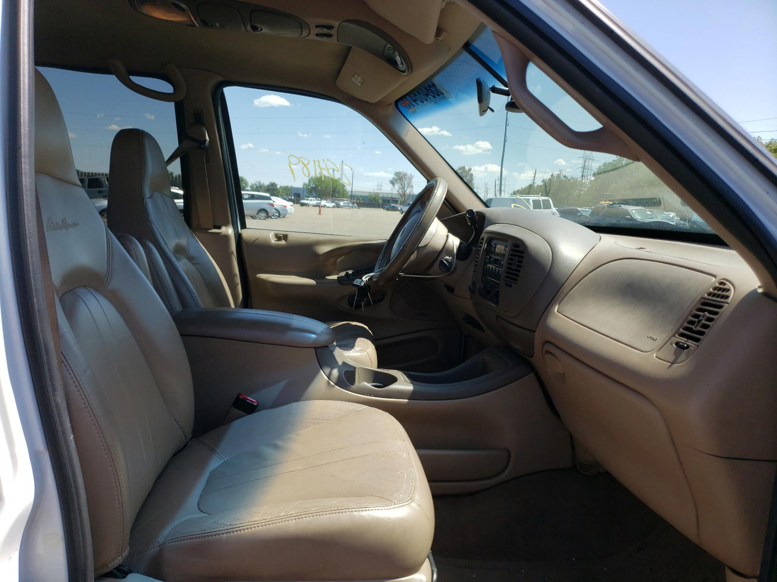 Photo 5 from auction – 1998 FORD EXPEDITION with VIN 1FMPU18L2WLA24083