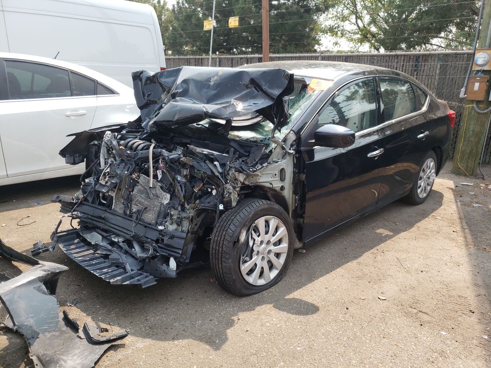 Photo 2 from auction – 2016 NISSAN SENTRA S with VIN 3N1AB7AP3GY331600