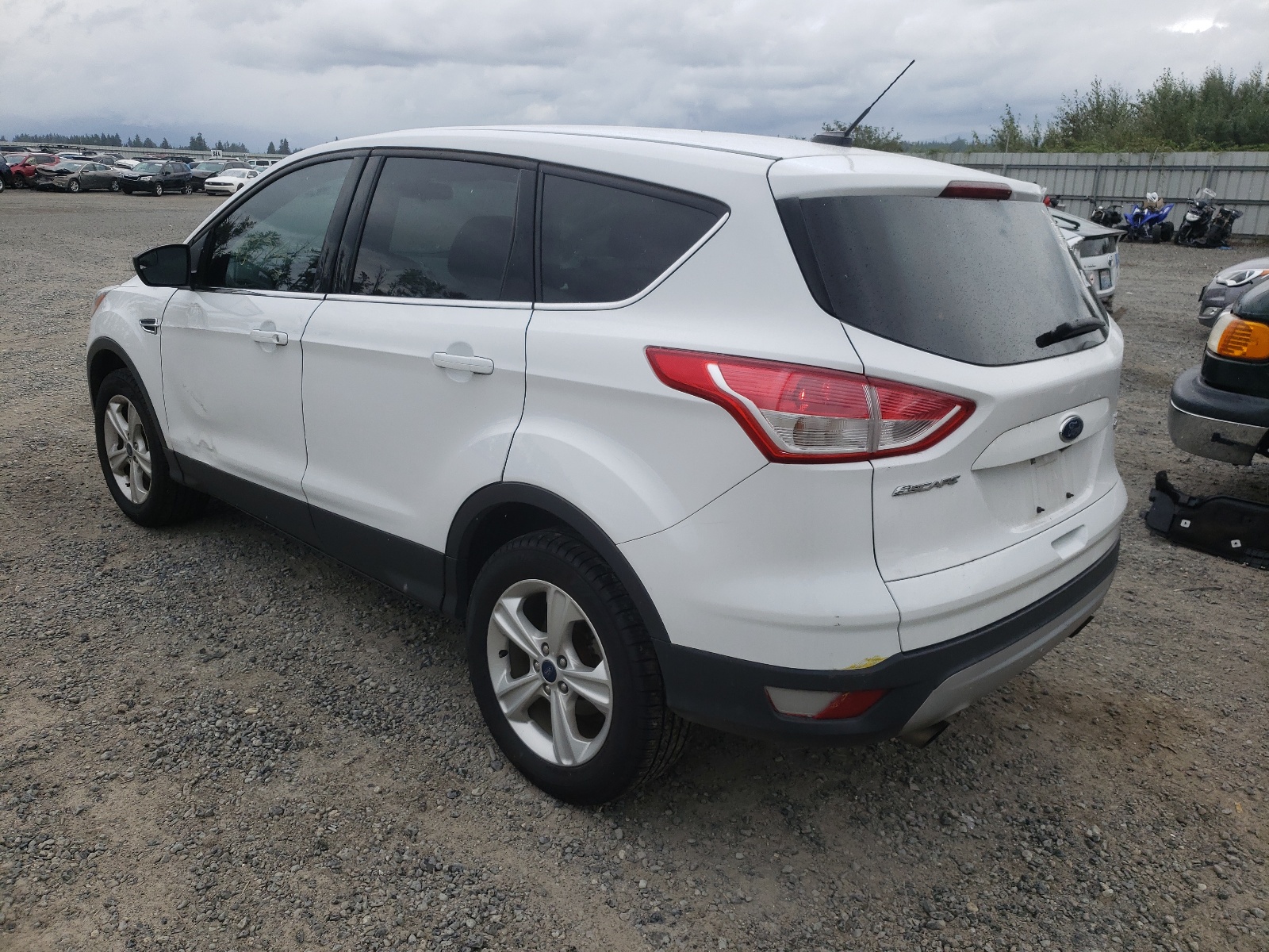 Photo 3 from auction – 2016 FORD ESCAPE SE with VIN 1FMCU9GX2GUC61184
