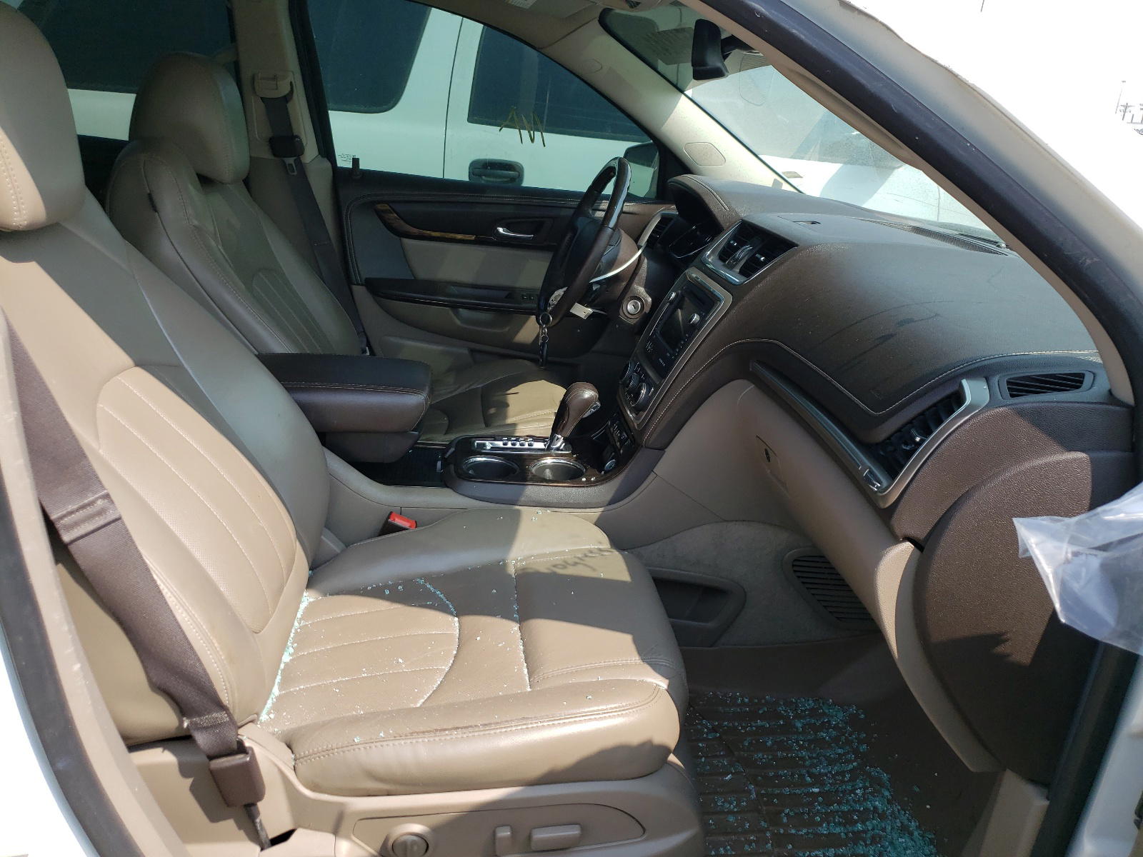Photo 5 from auction – 2015 GMC ACADIA DEN with VIN 1GKKVTKDXFJ202976