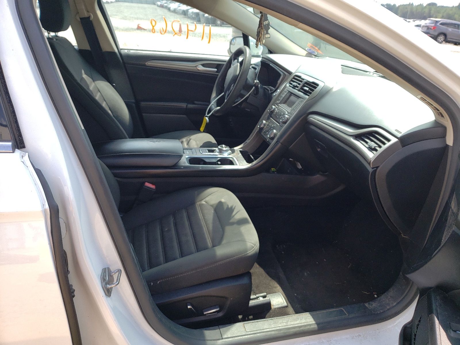 Photo 5 from auction – 2018 FORD FUSION SE with VIN 3FA6P0LU1JR226141