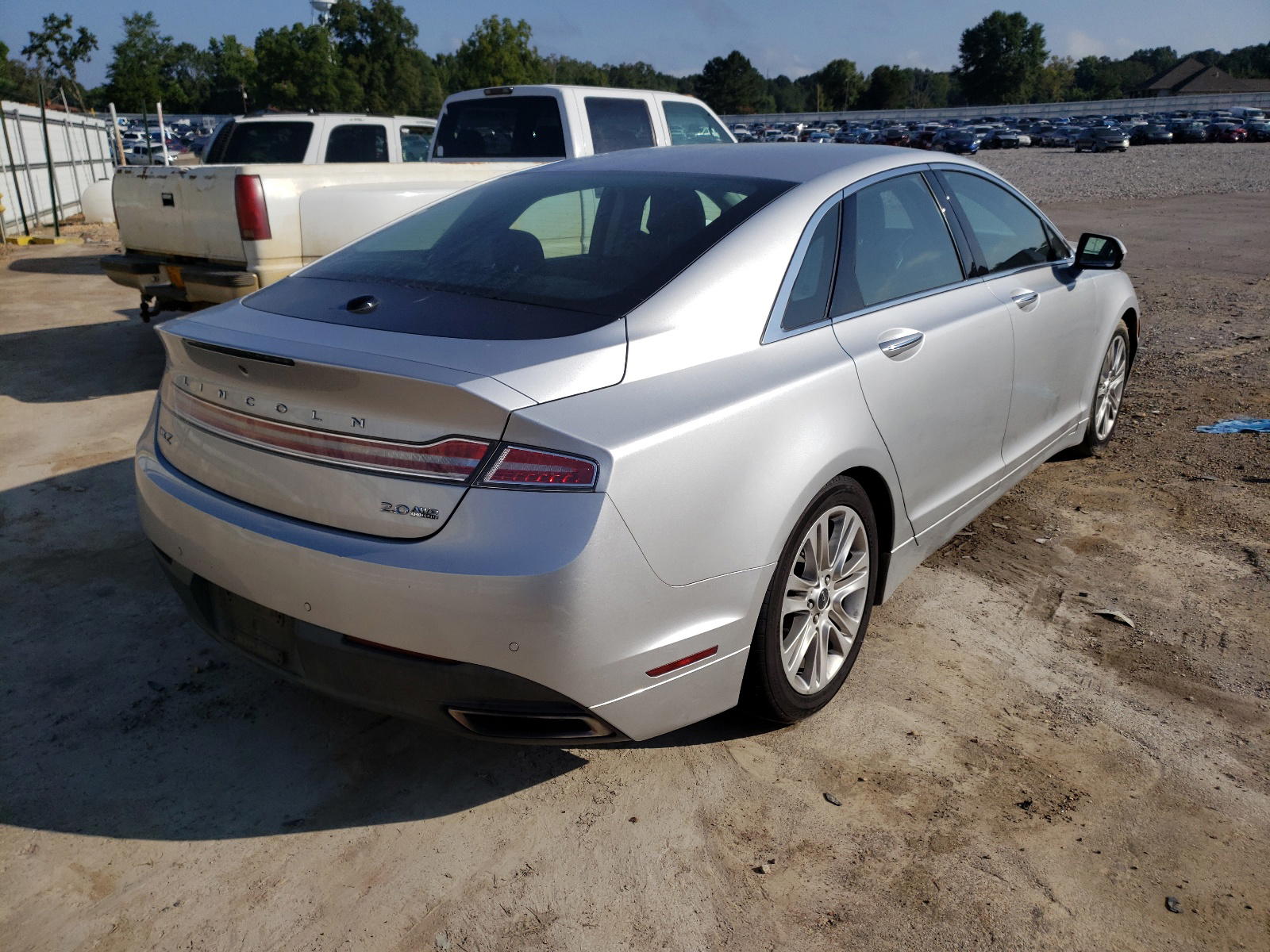 Photo 4 from auction – 2015 LINCOLN MKZ with VIN 3LN6L2J94FR607131