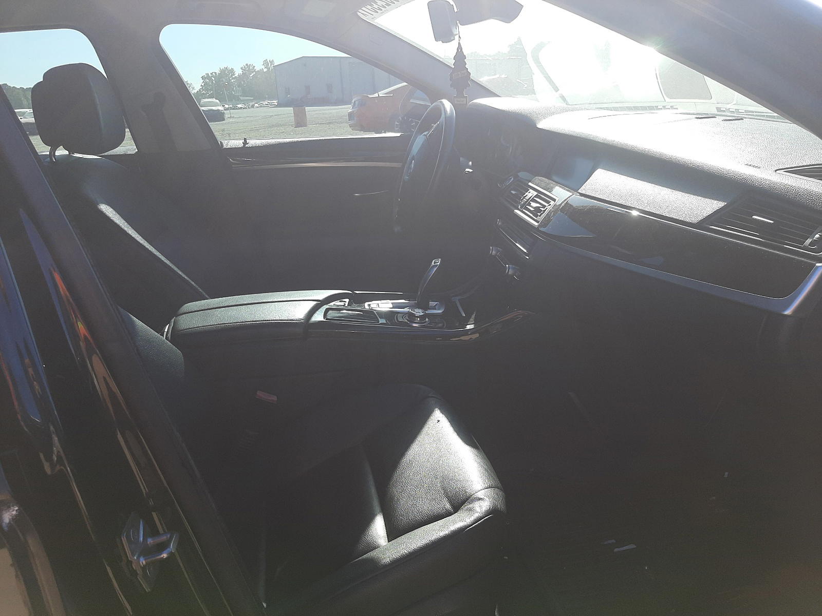 Photo 5 from auction – 2012 BMW 528 XI with VIN WBAXH5C50CDW05836