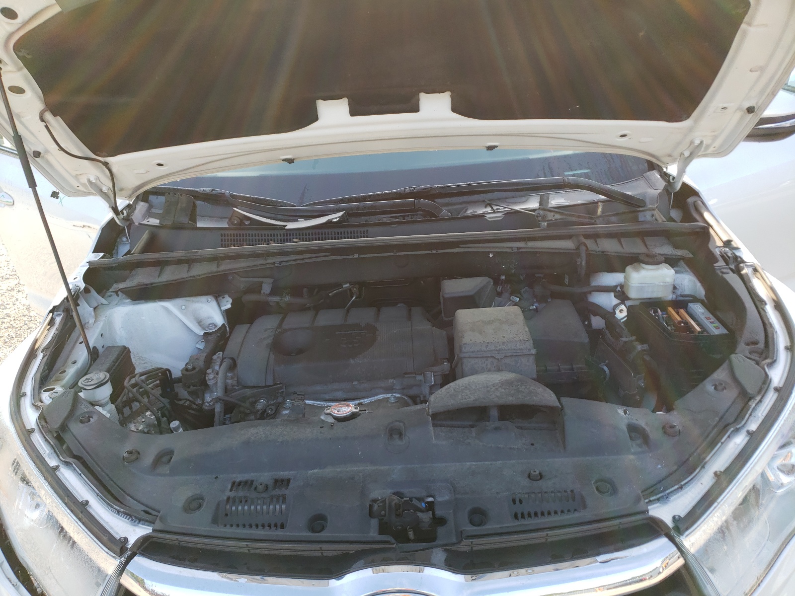 Photo 7 from auction – 2016 TOYOTA HIGHLANDER with VIN 5TDZARFH4GS022175