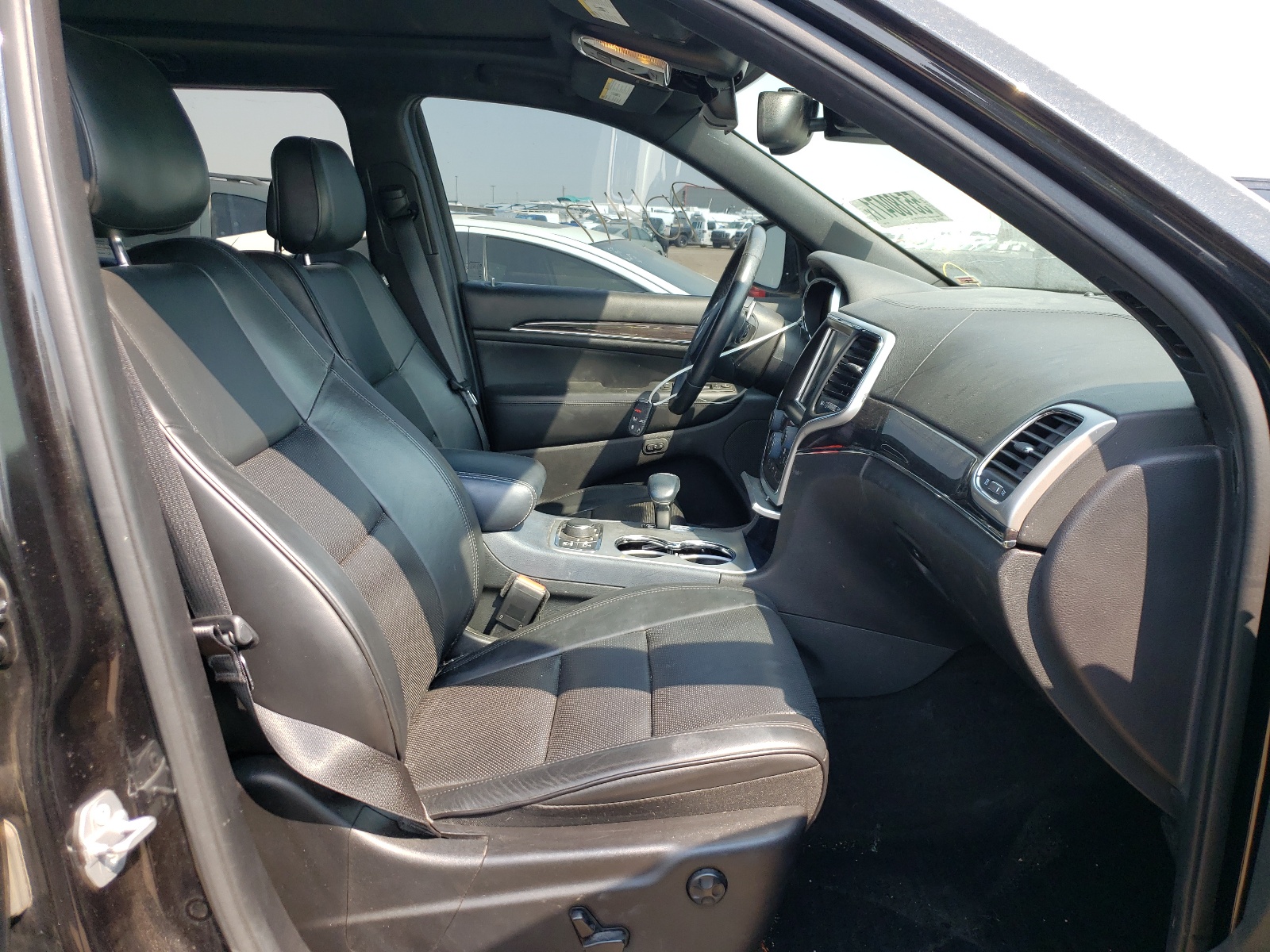 Photo 5 from auction – 2015 JEEP GRAND CHER with VIN 1C4RJFCG2FC176023
