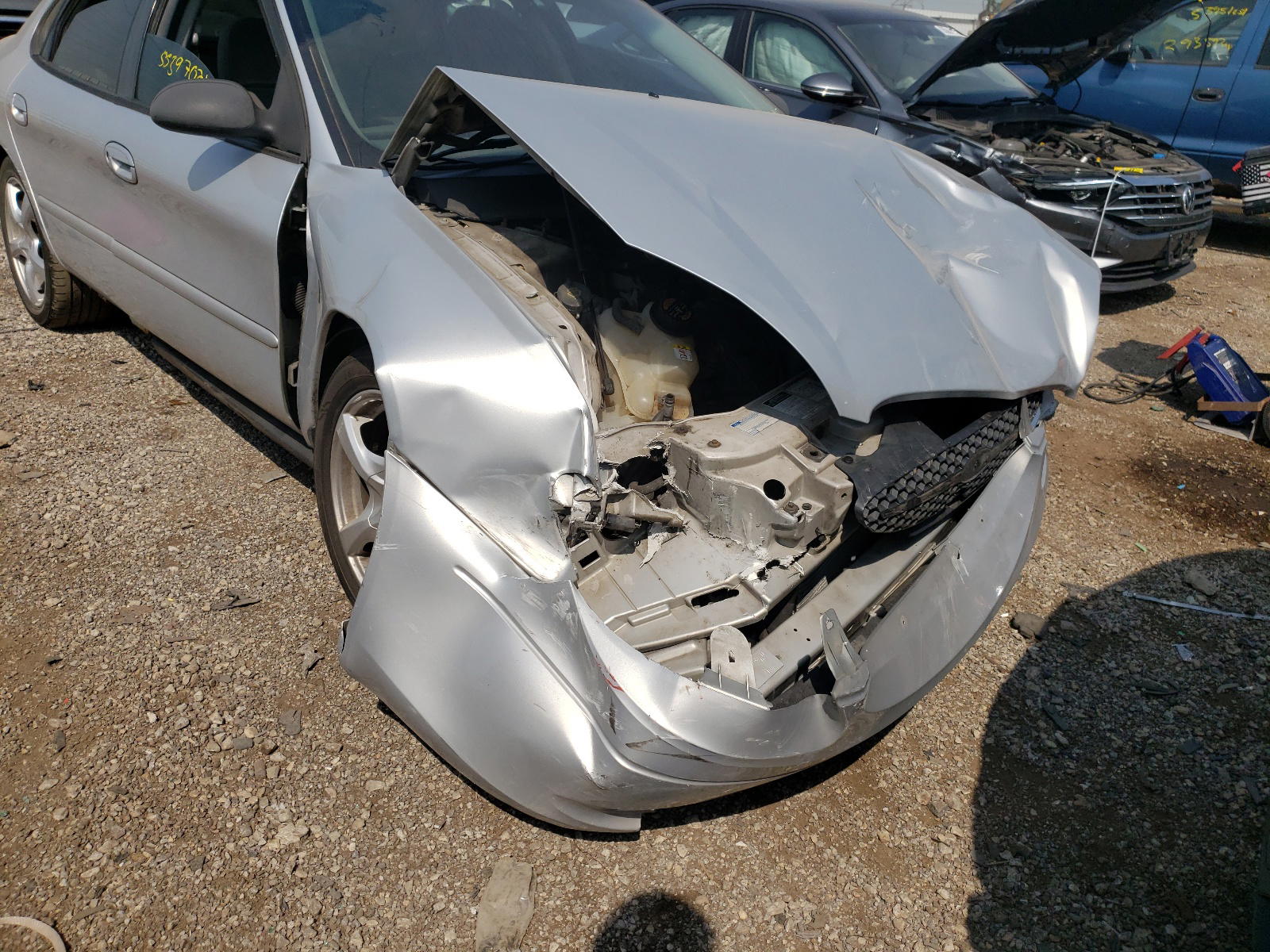 Photo 9 from auction – 2000 FORD TAURUS LX with VIN 1FAFP5223YG226401