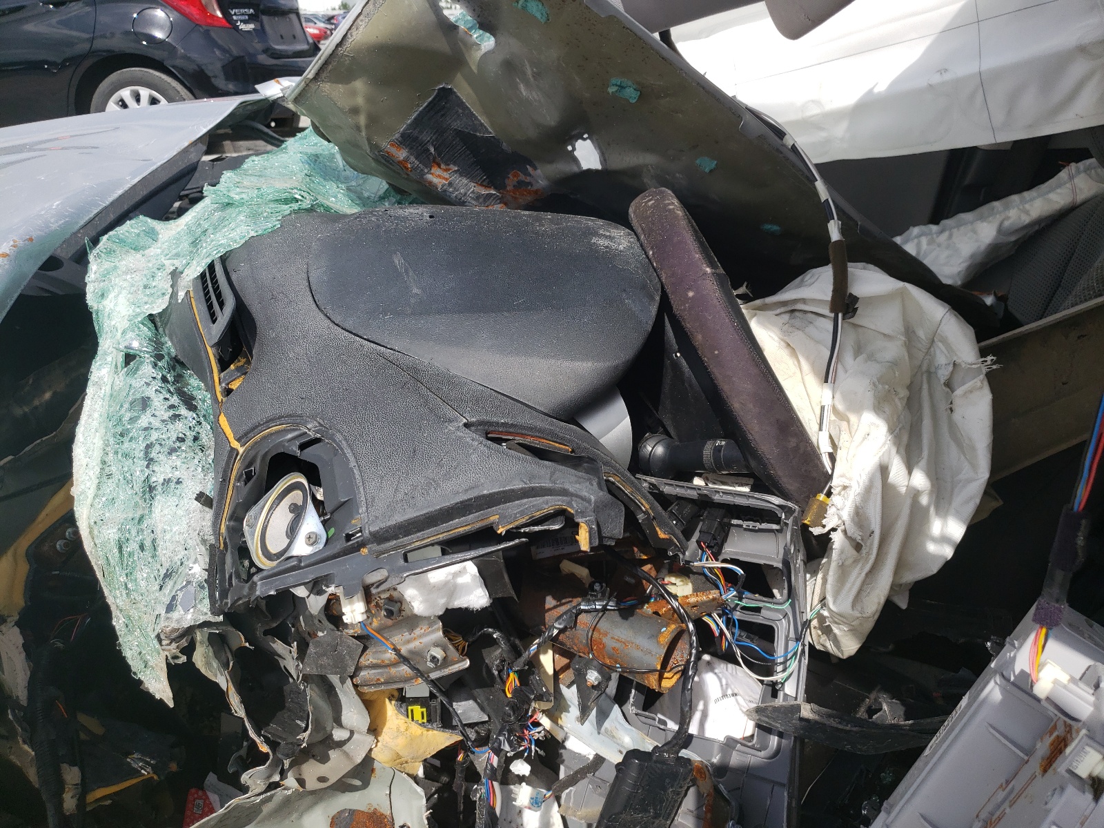 Photo 8 from auction – 2013 HYUNDAI SONATA GLS with VIN 5NPEB4AC8DH690752