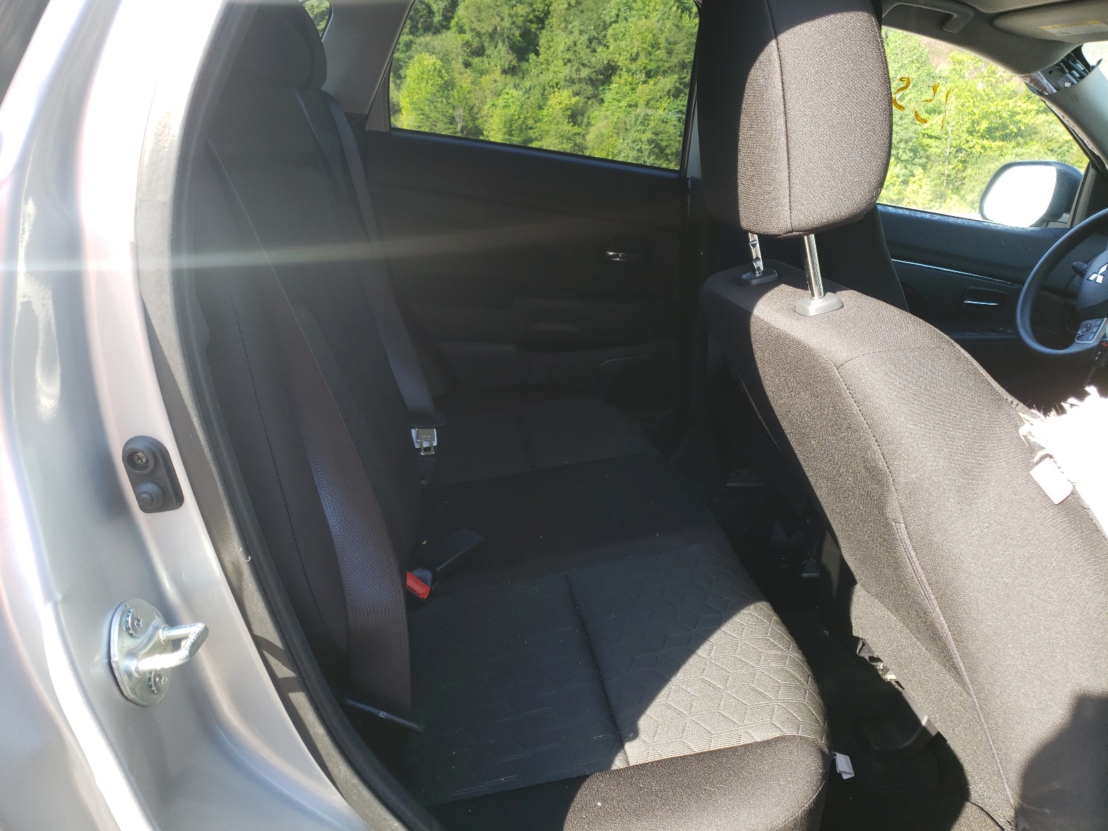 Photo 6 from auction – 2021 MITSUBISHI OUTLANDER with VIN JA4APUAU9MU020488