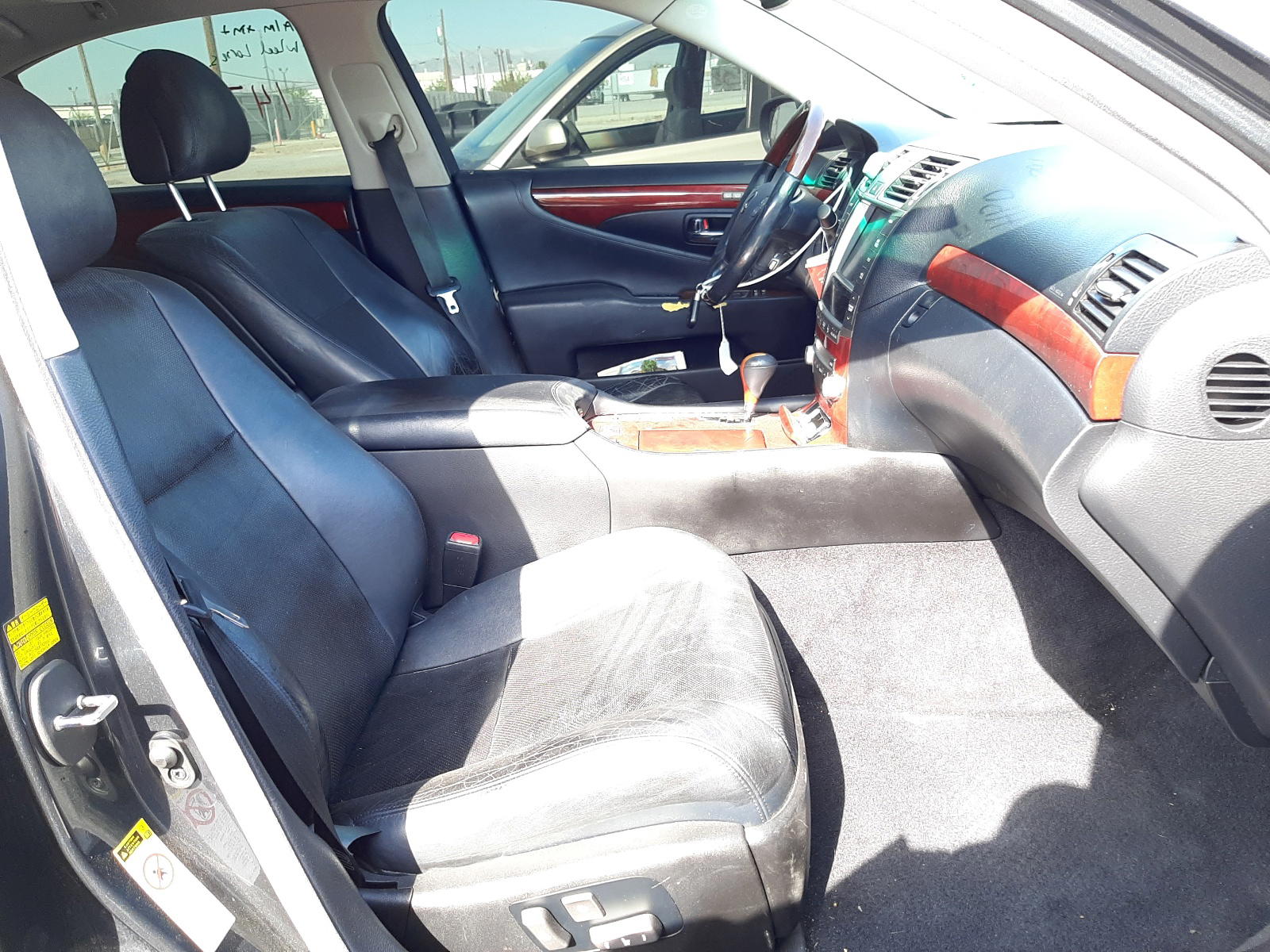 Photo 5 from auction – 2011 LEXUS LS 460 with VIN JTHBL5EF3B5106909