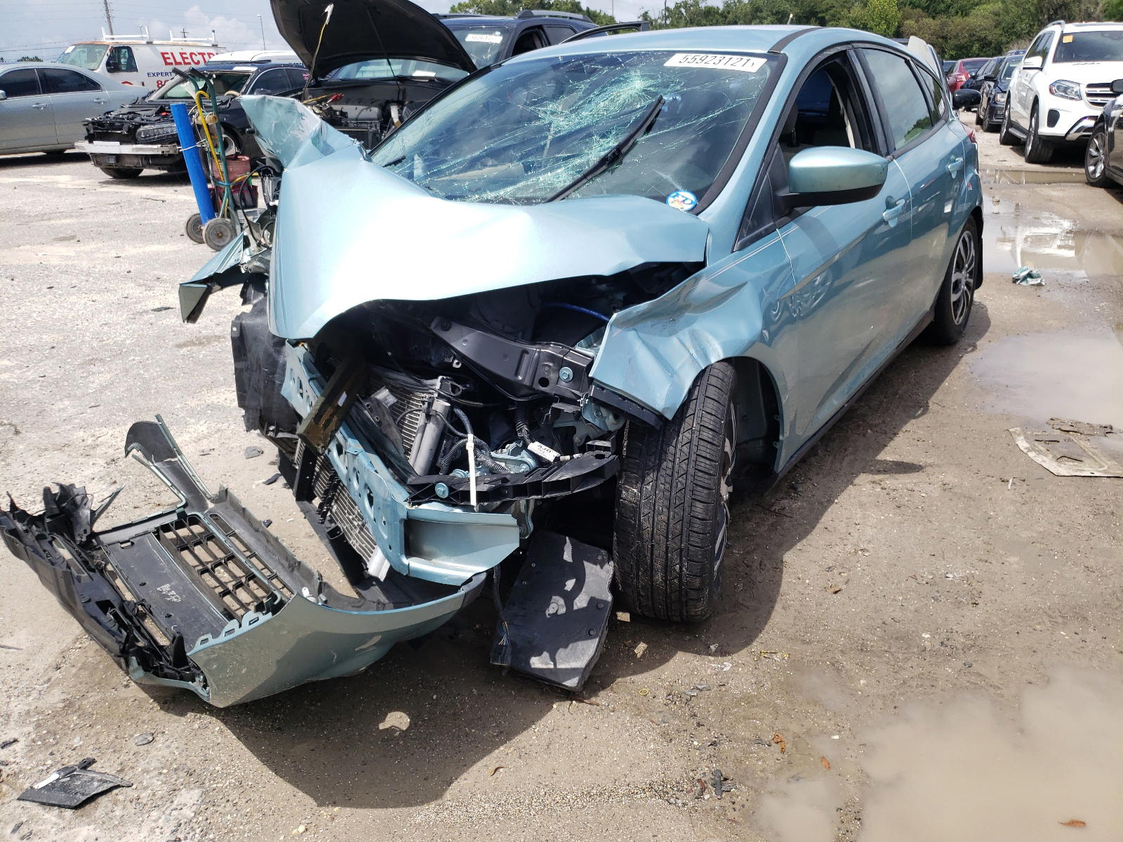 Photo 2 from auction – 2012 FORD FOCUS SE with VIN 1FAHP3K21CL241640