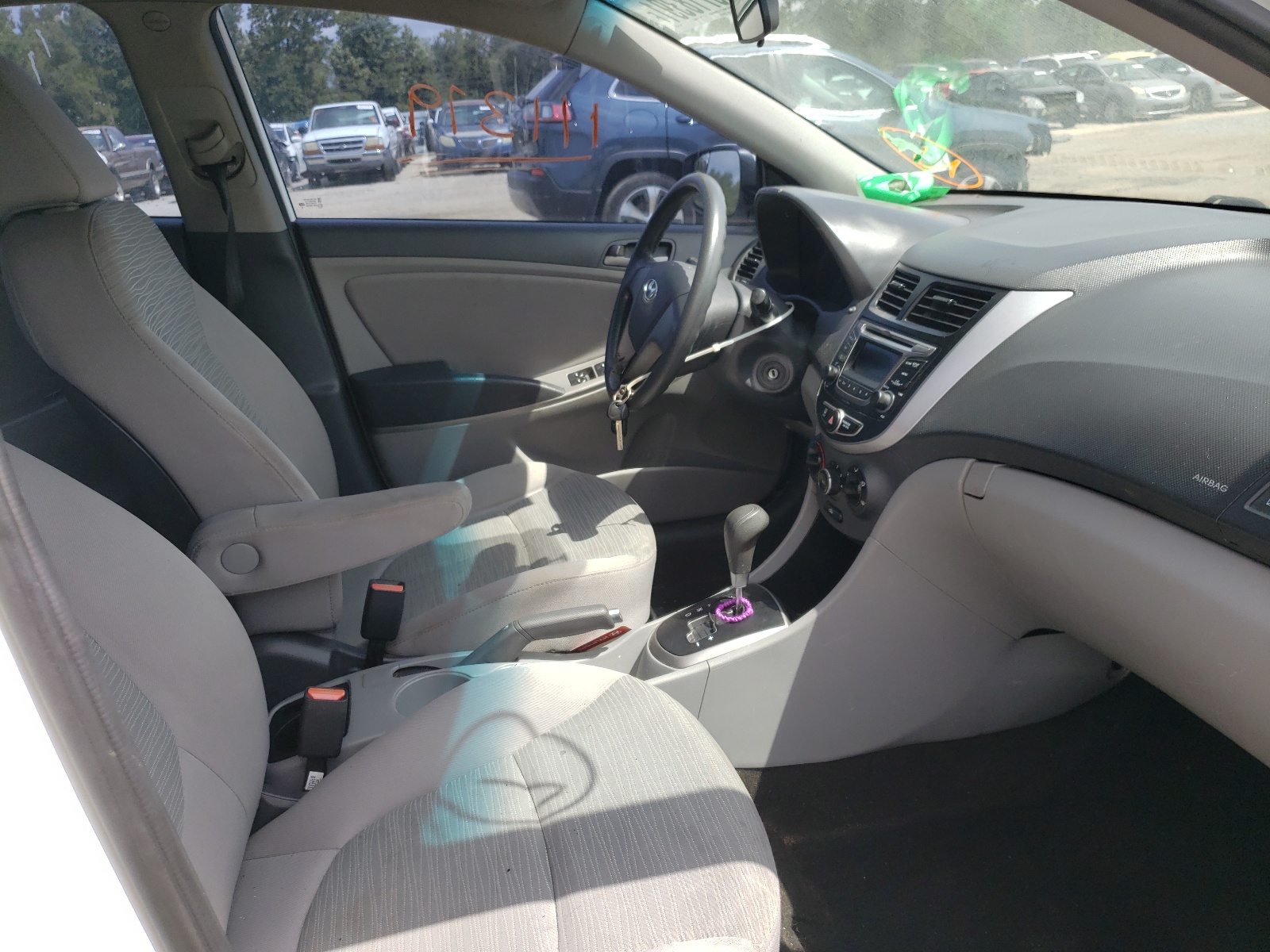 Photo 5 from auction – 2015 HYUNDAI ACCENT GLS with VIN KMHCT4AE5FU809111