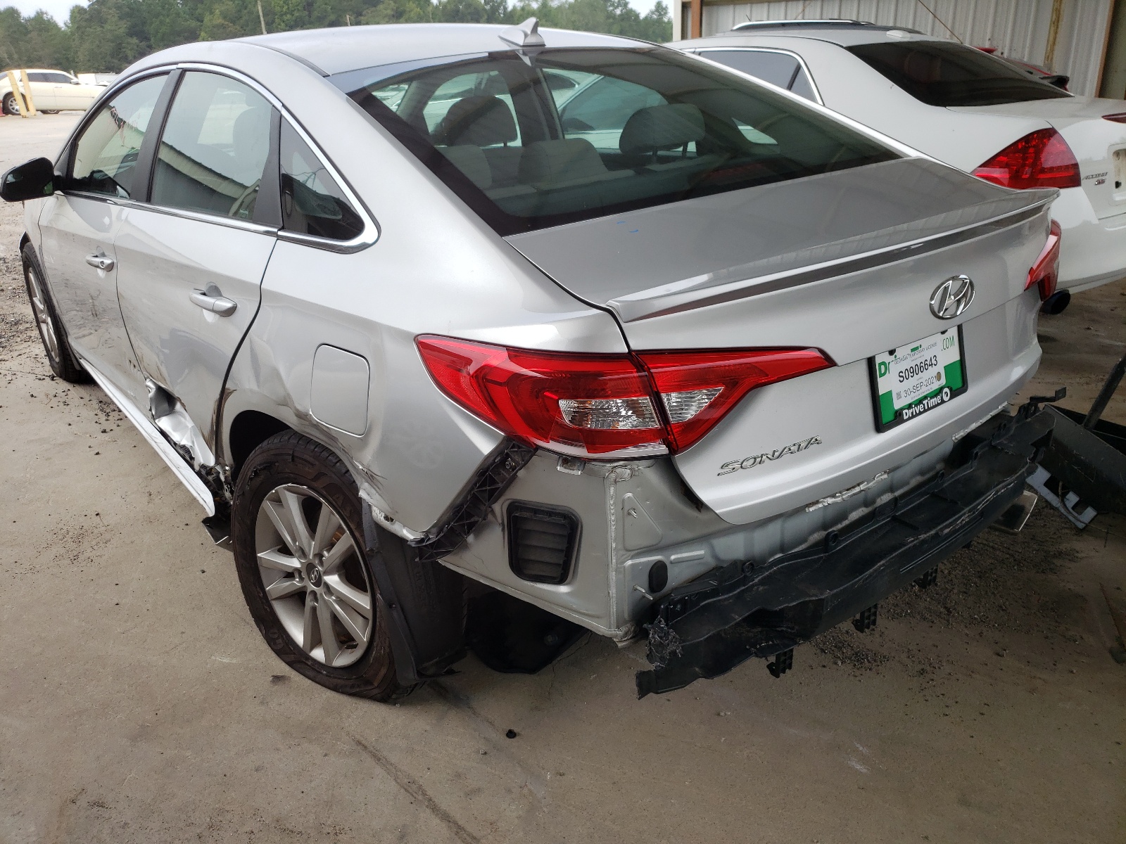 Photo 3 from auction – 2015 HYUNDAI SONATA SE with VIN 5NPE24AF1FH001146