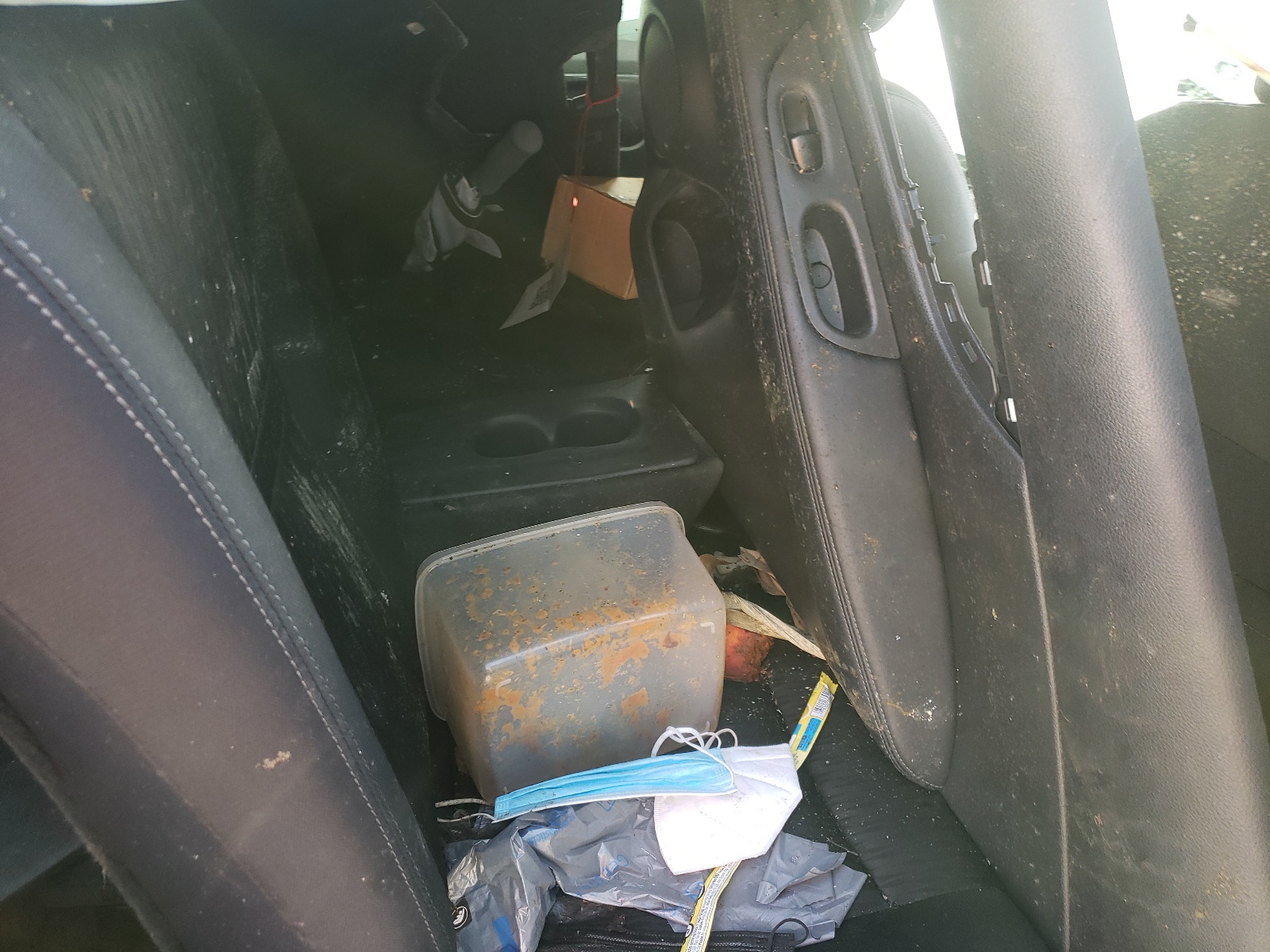 Photo 6 from auction – 2019 NISSAN ROGUE S with VIN KNMAT2MV8KP519997