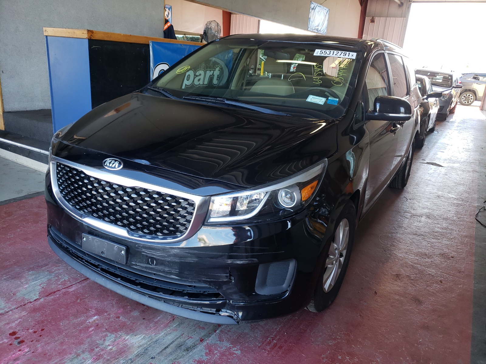 Photo 2 from auction – 2015 KIA SEDONA LX with VIN KNDMB5C15F6059998