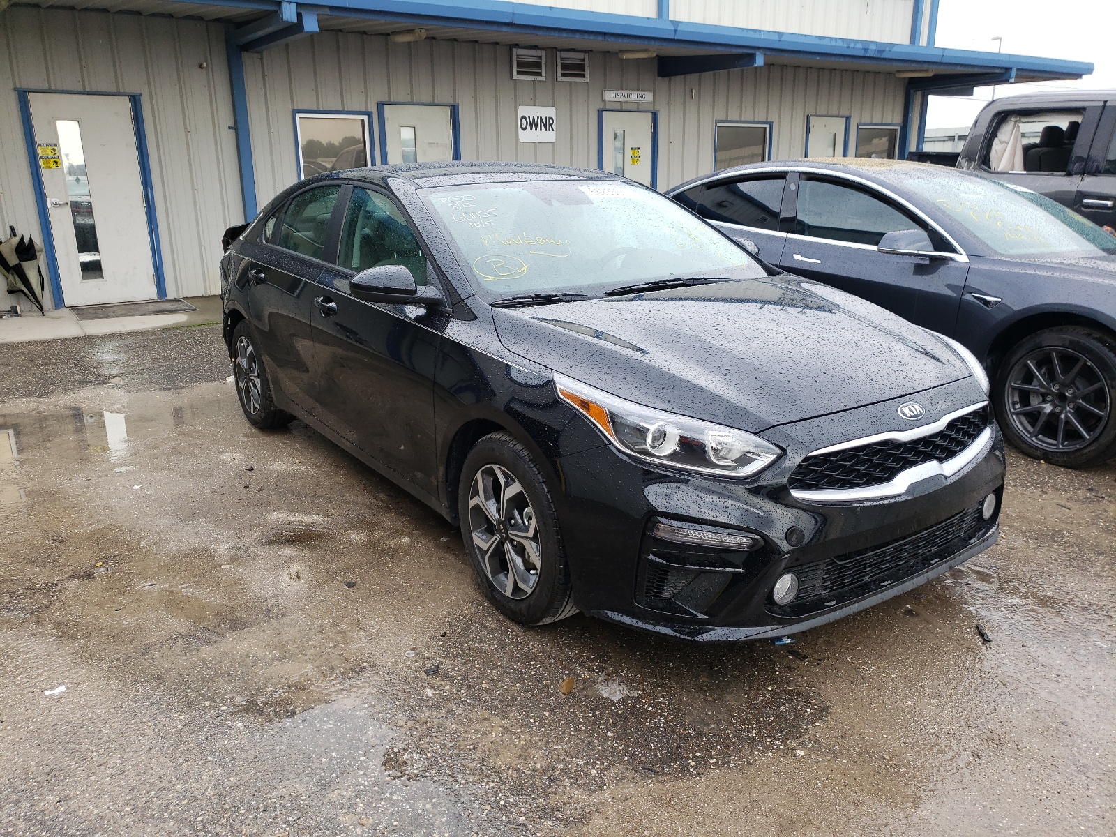 Photo 1 from auction – 2021 KIA FORTE FE with VIN 3KPF24AD7ME390475