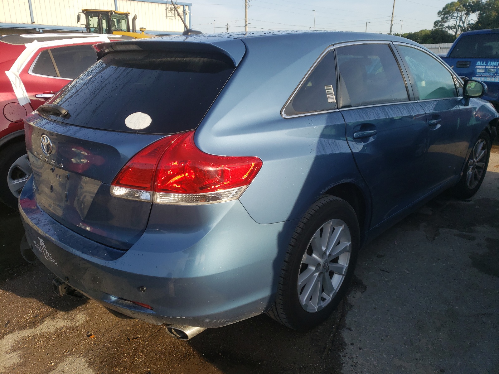 Photo 4 from auction – 2009 TOYOTA VENZA with VIN 4T3ZE11A69U004892