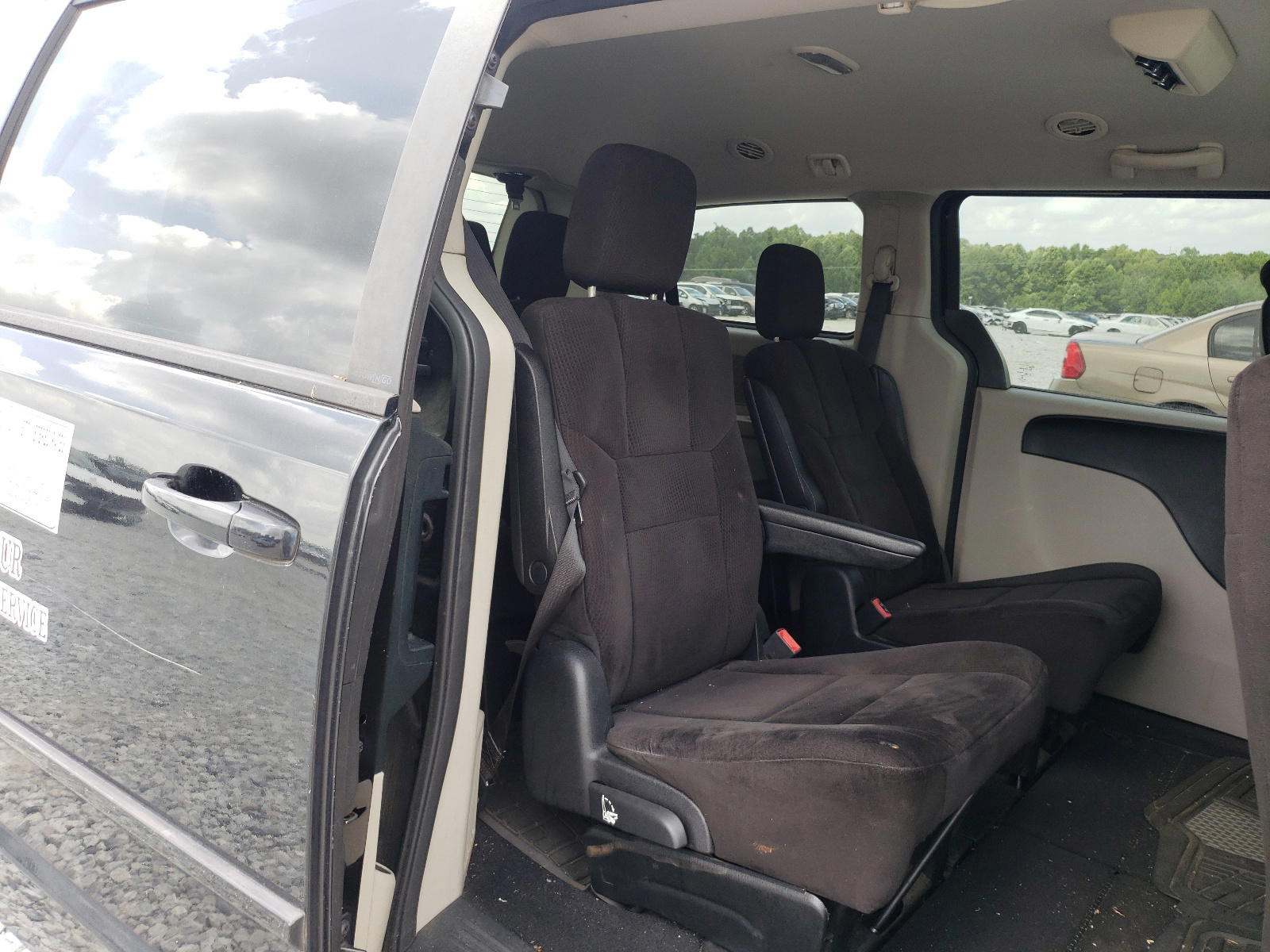 Photo 6 from auction – 2012 DODGE GRAND CARA with VIN 2C4RDGBG3CR292025