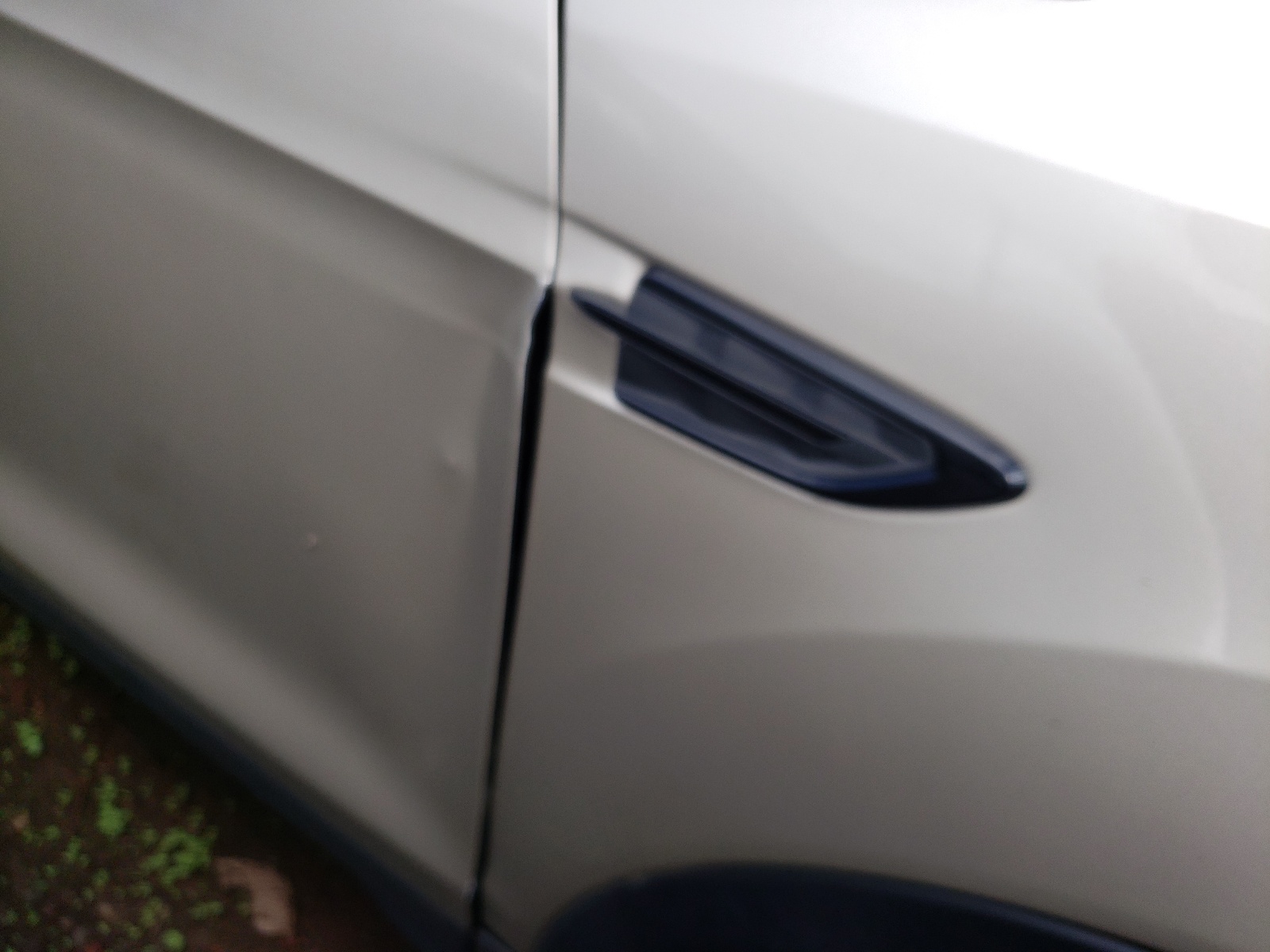 Photo 5 from auction – 2017 FORD ESCAPE SE with VIN 1FMCU0G91HUF08869