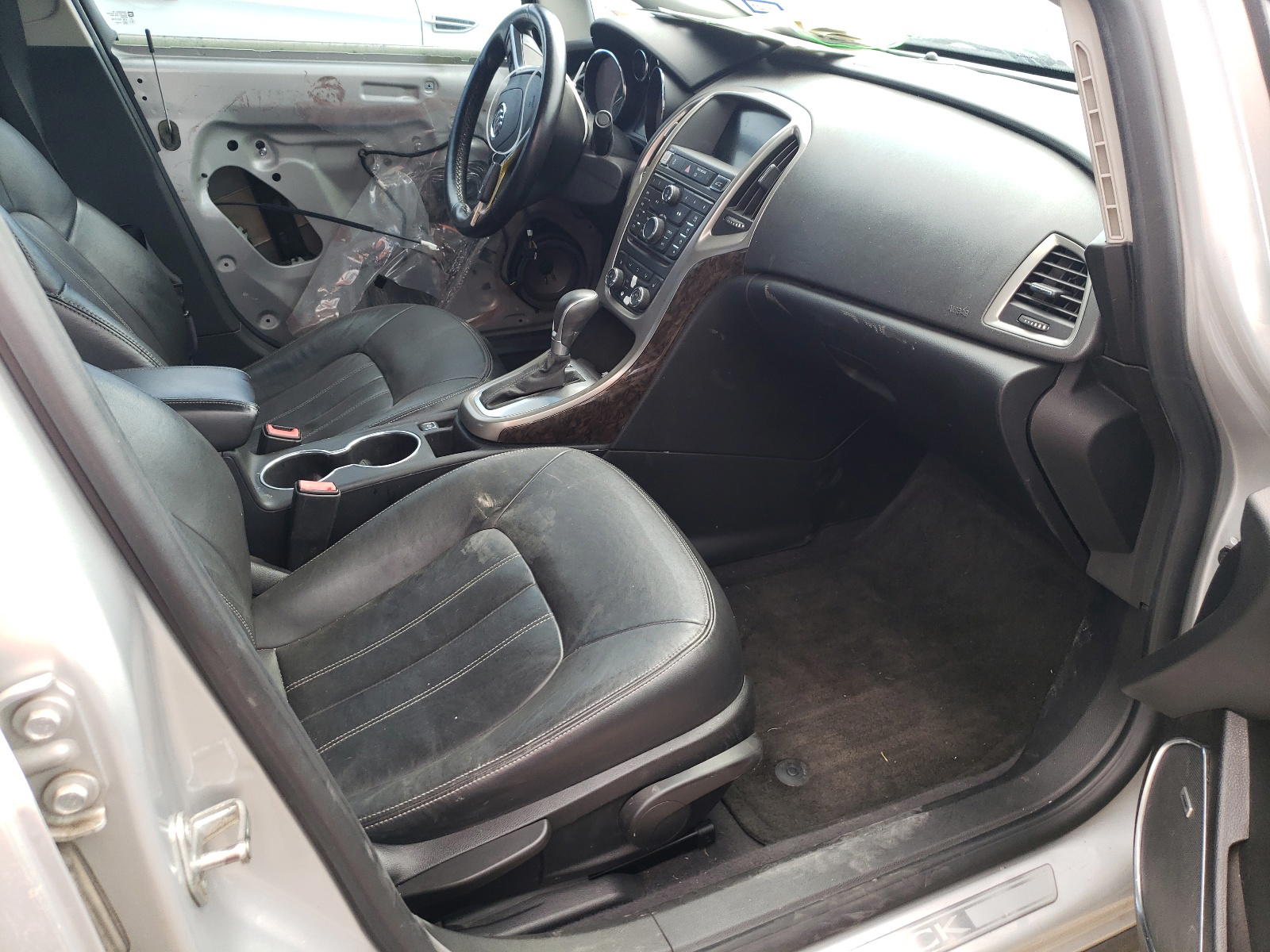 Photo 5 from auction – 2012 BUICK VERANO with VIN 1G4PS5SK6C4156203