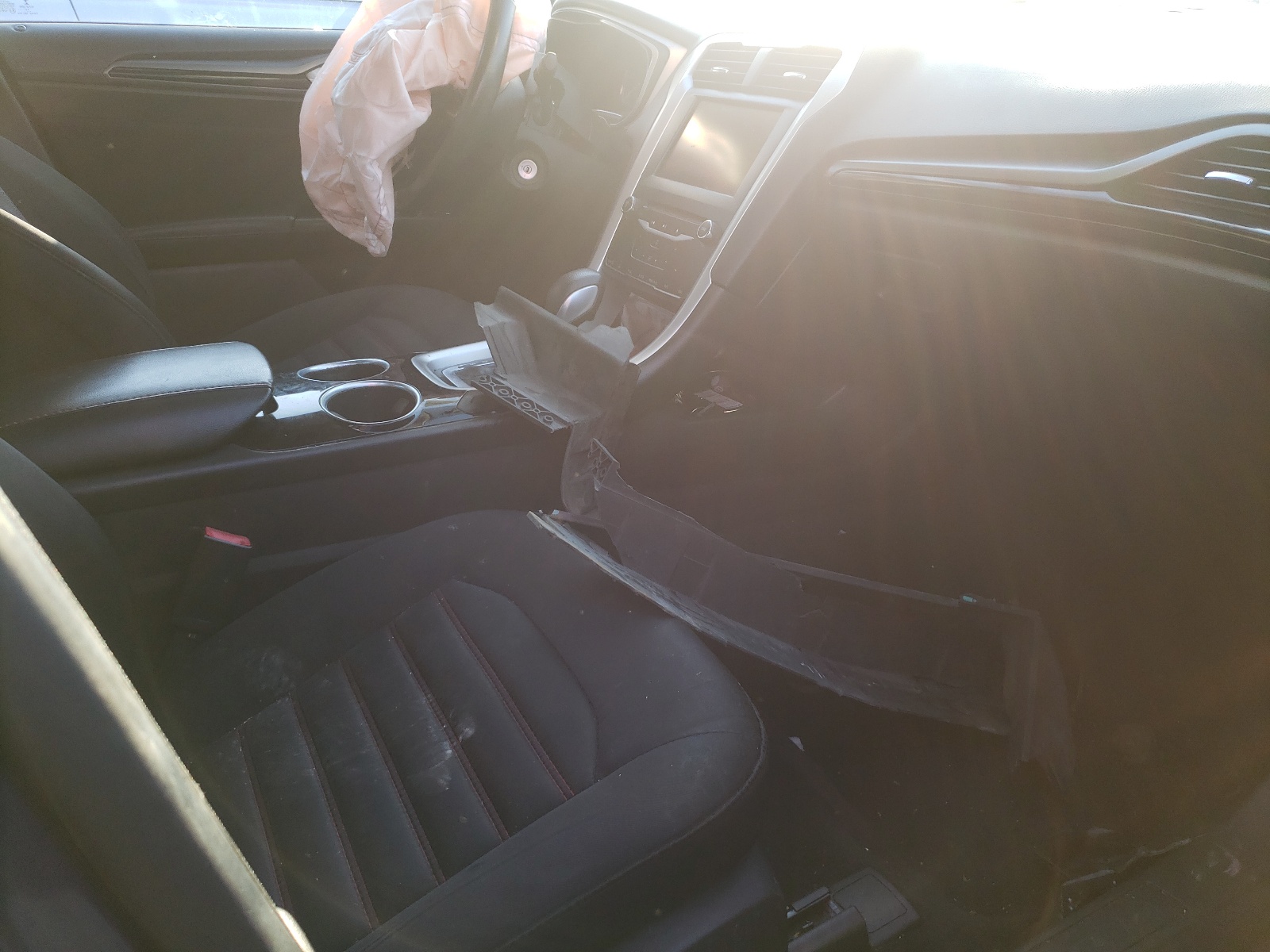Photo 5 from auction – 2014 FORD FUSION SE with VIN 3FA6P0H73ER134683
