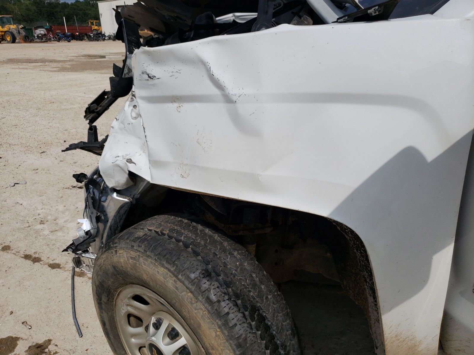 Photo 9 from auction – 2016 CHEVROLET SILVERADO with VIN 1GC3CYCG0GZ318962