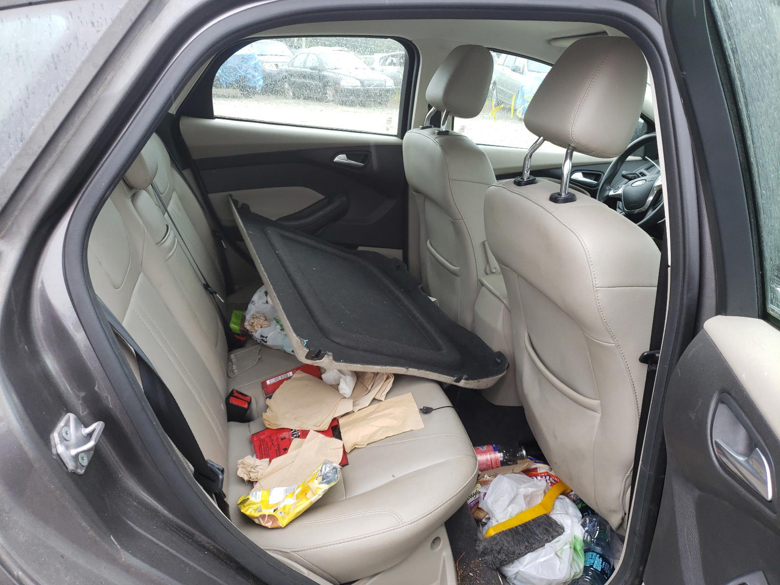Photo 6 from auction – 2012 FORD FOCUS SEL with VIN 1FAHP3M24CL220195