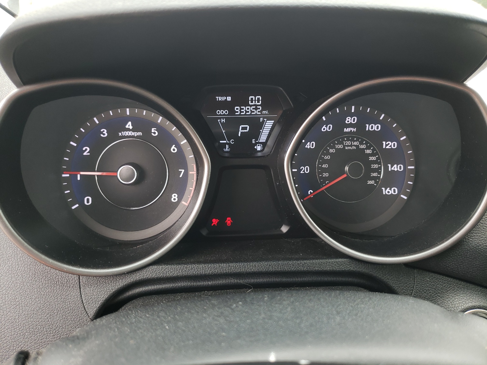 Photo 8 from auction – 2012 HYUNDAI ELANTRA GL with VIN 5NPDH4AE4CH098257