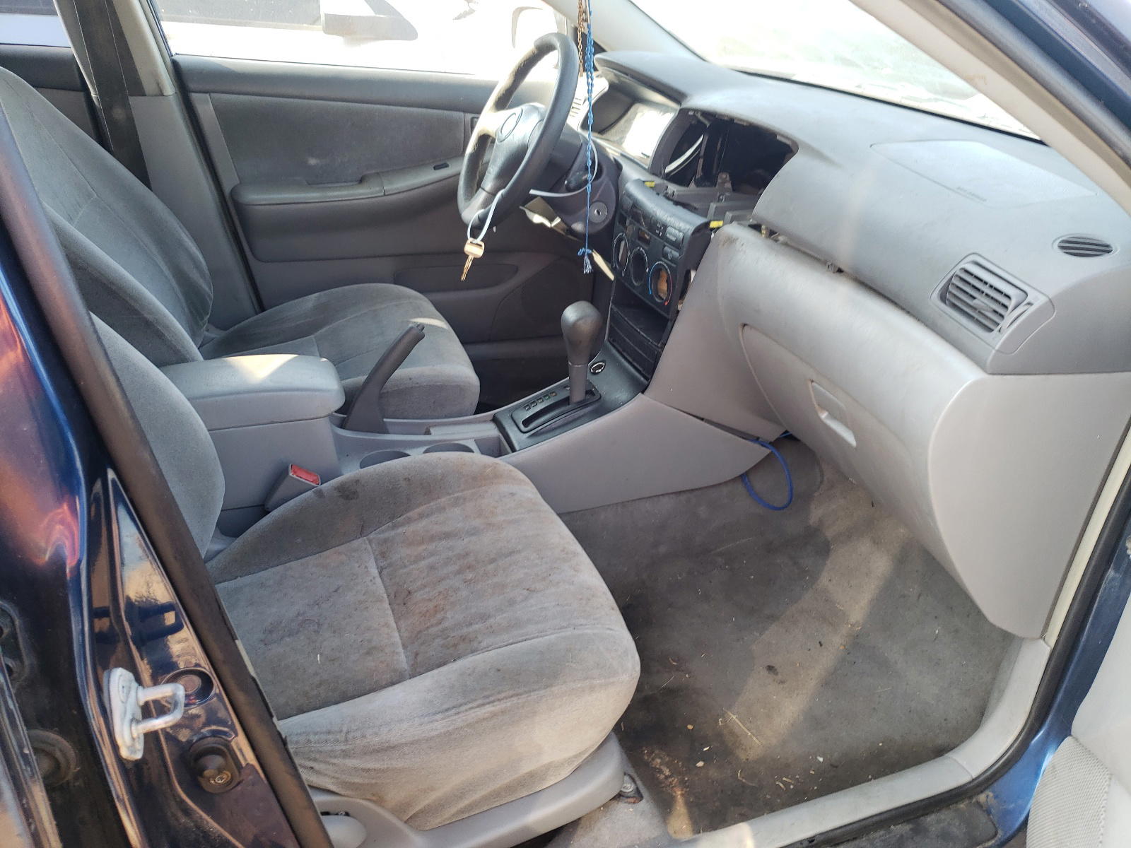 Photo 5 from auction – 2003 TOYOTA COROLLA CE with VIN JTDBR32E830039884
