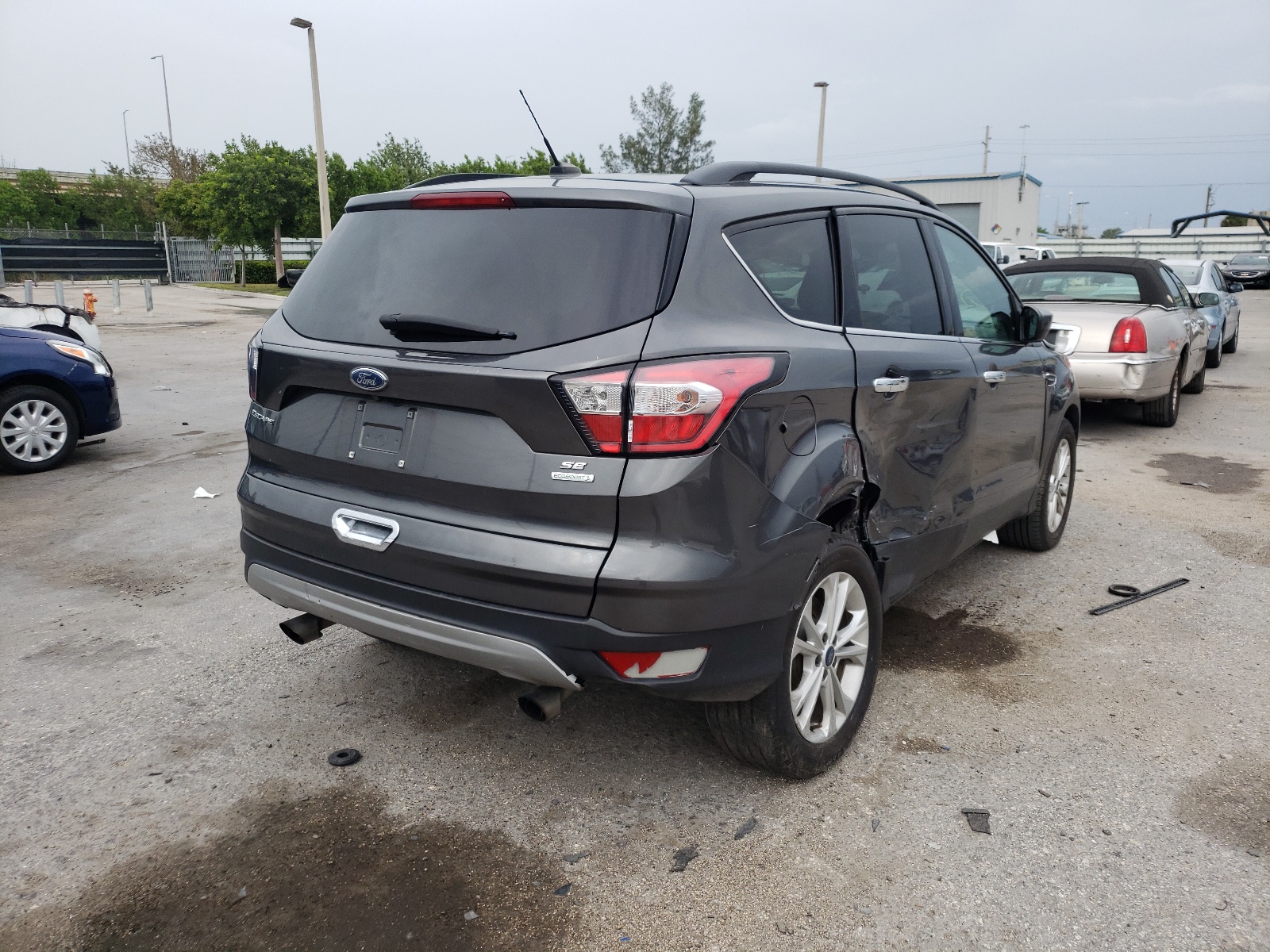 Zdjęcie 4 z aukcji – 2018 FORD ESCAPE SE z VIN 1FMCU0GD5JUB61797