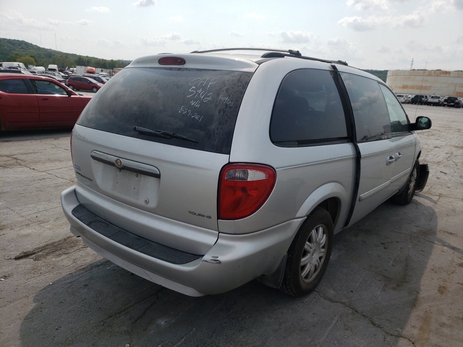 Photo 4 from auction – 2006 CHRYSLER TOWN & COU with VIN 2A4GP54L56R823172