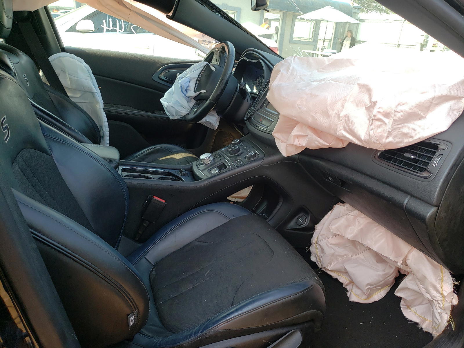 Photo 5 from auction – 2015 CHRYSLER 200 S with VIN 1C3CCCBB3FN727461