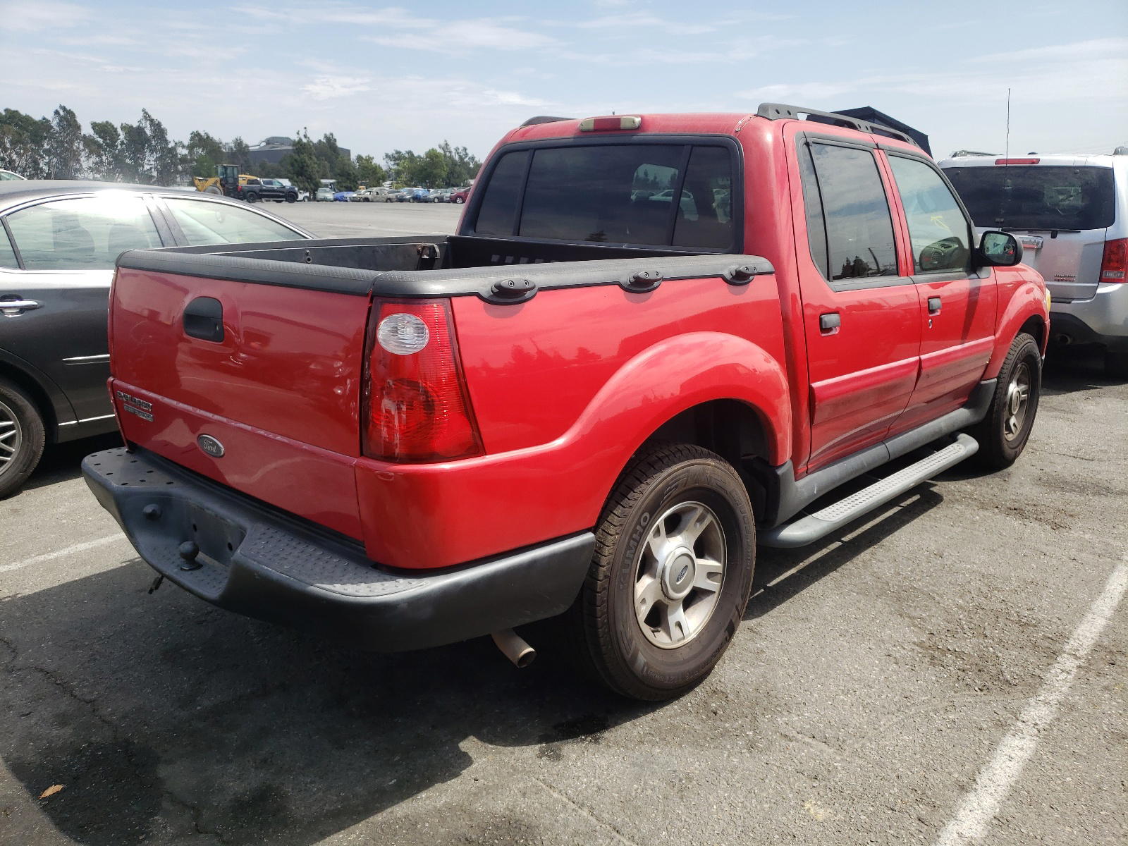 Photo 4 from auction – 2005 FORD EXPLORER S with VIN 1FMZU67KX5UA63835